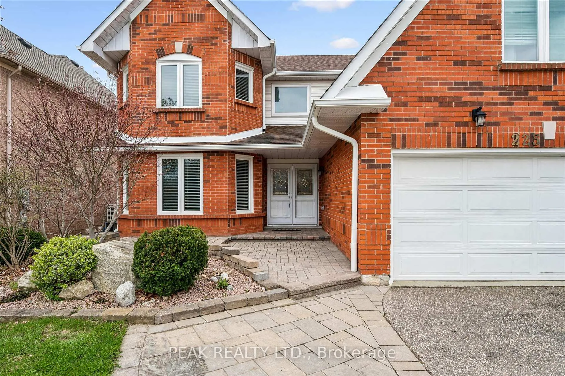 Photo 2 of 223 Glenvalley Drive, Cambridge — HOMEH