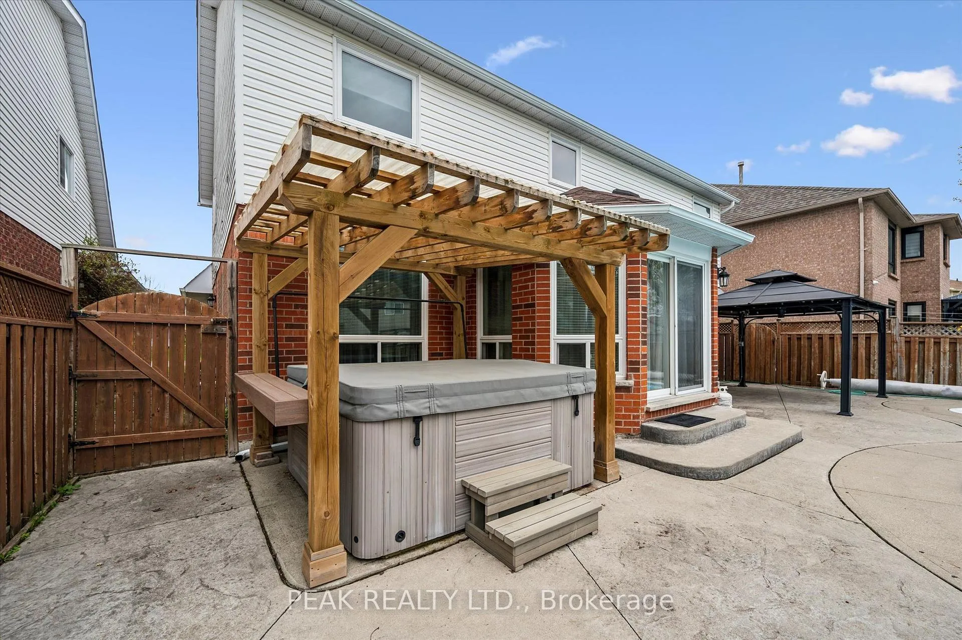 Photo 4 of 223 Glenvalley Drive, Cambridge — HOMEH