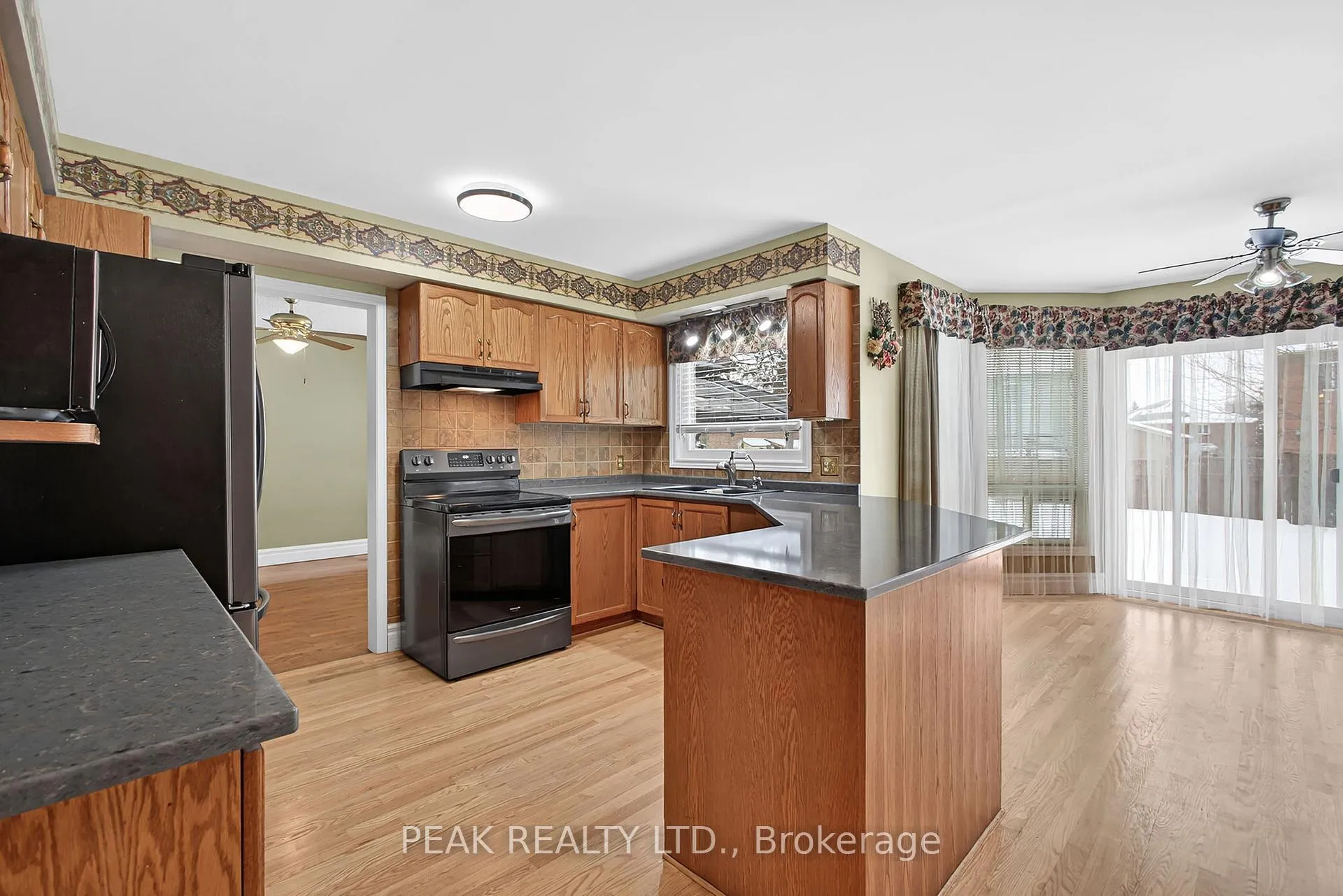 Photo 12 of 223 Glenvalley Drive, Cambridge — HOMEH