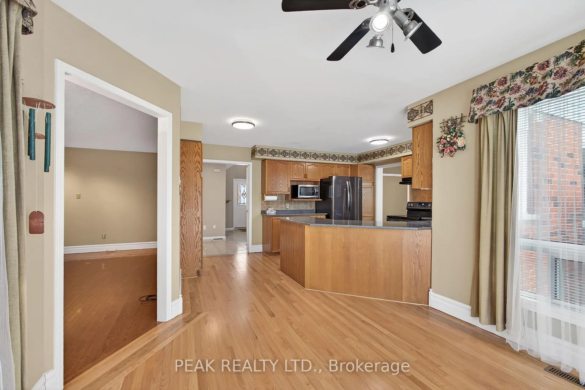 Photo 13 of 223 Glenvalley Drive, Cambridge — HOMEH