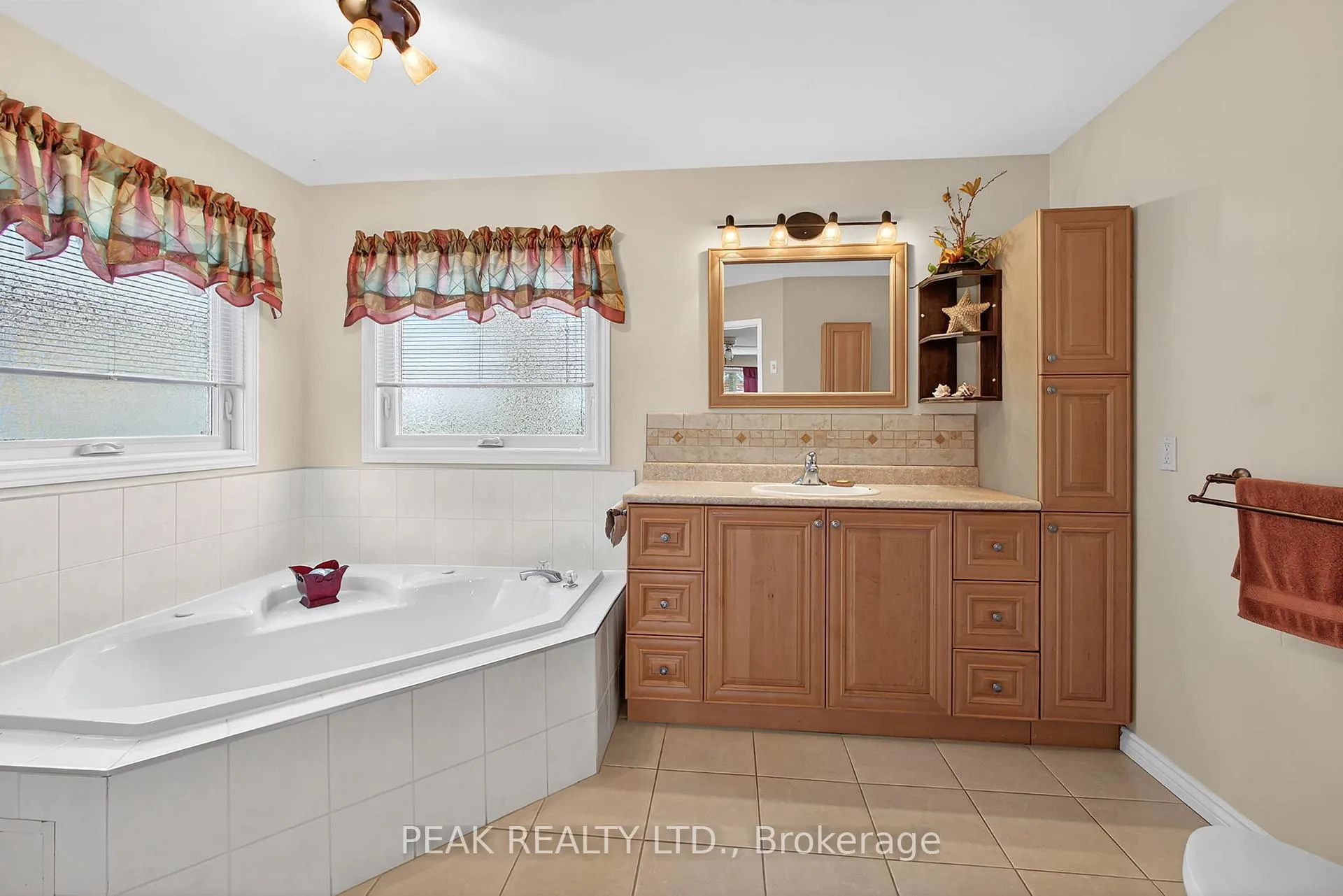 Photo 18 of 223 Glenvalley Drive, Cambridge — HOMEH