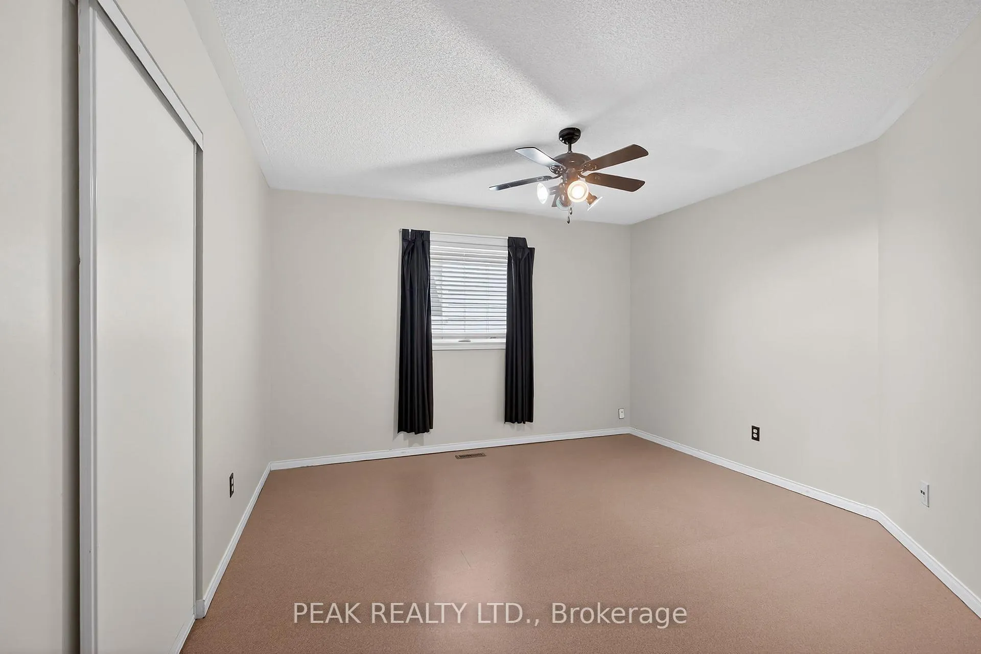 Photo 21 of 223 Glenvalley Drive, Cambridge — HOMEH