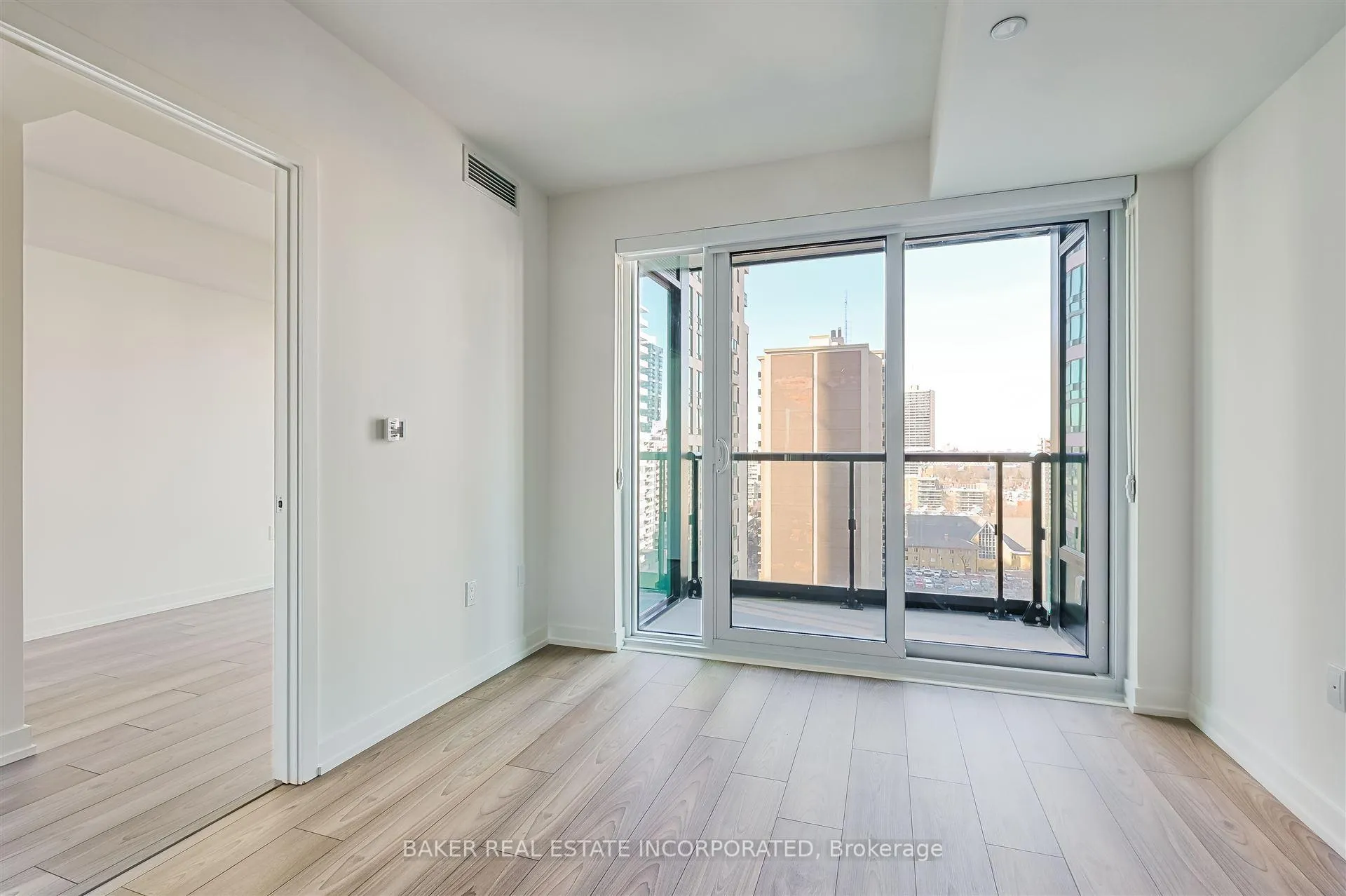 Photo 10 of Unit 706, 223 Redpath Avenue, Toronto, Mount Pleasant West — HOMEH
