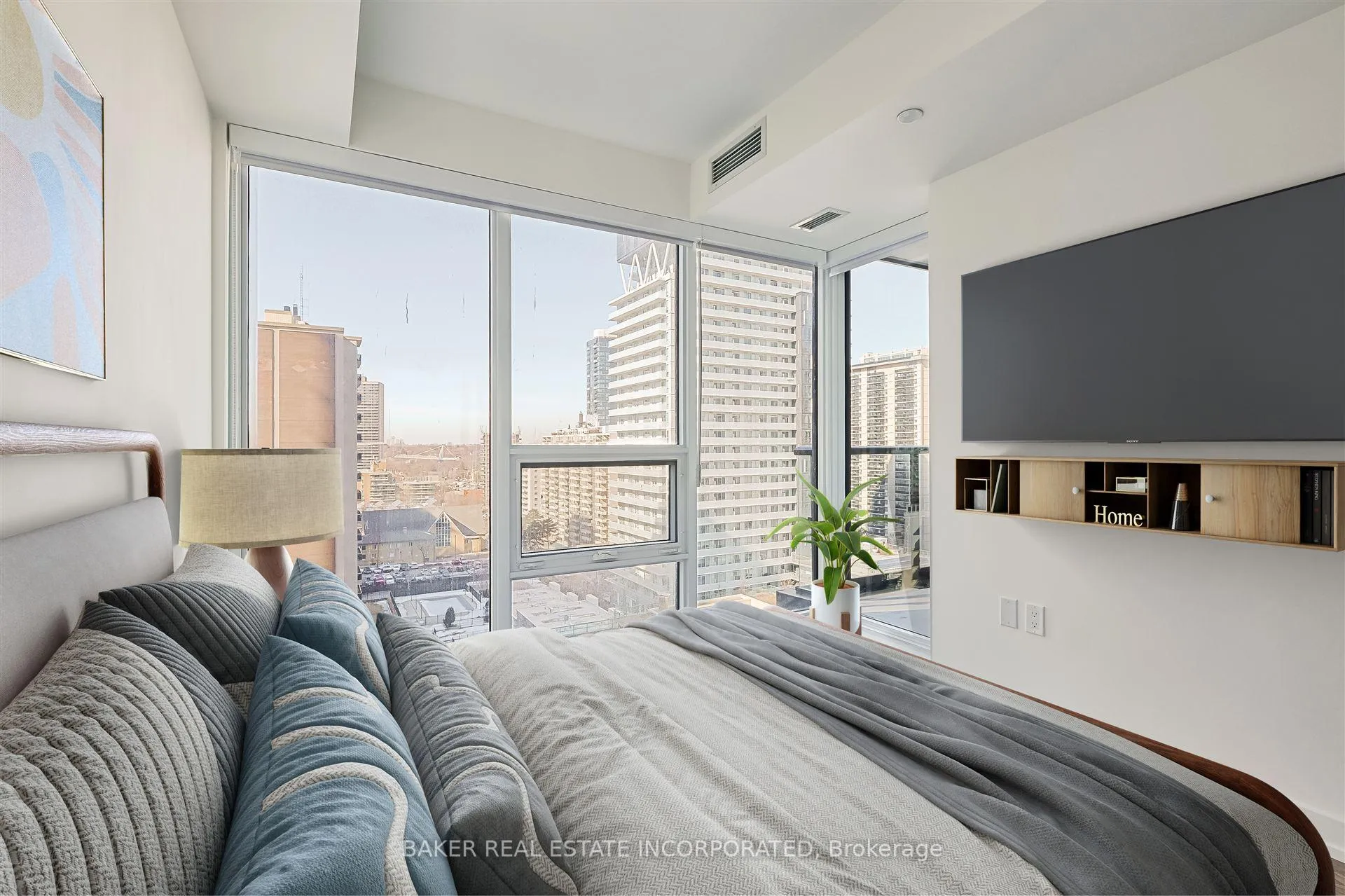 Photo 14 of Unit 706, 223 Redpath Avenue, Toronto, Mount Pleasant West — HOMEH