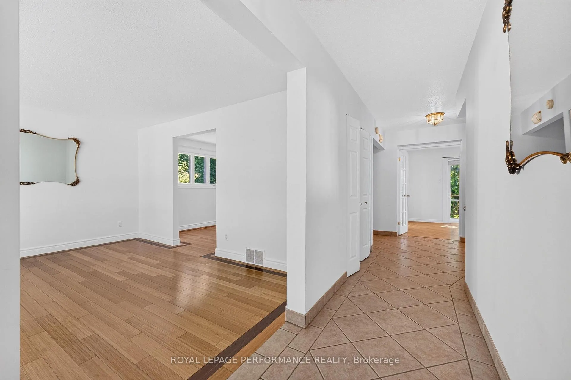 Photo 3 of 2365 Keystone Court, Ottawa, Blackburn Hamlet (South) — HOMEH