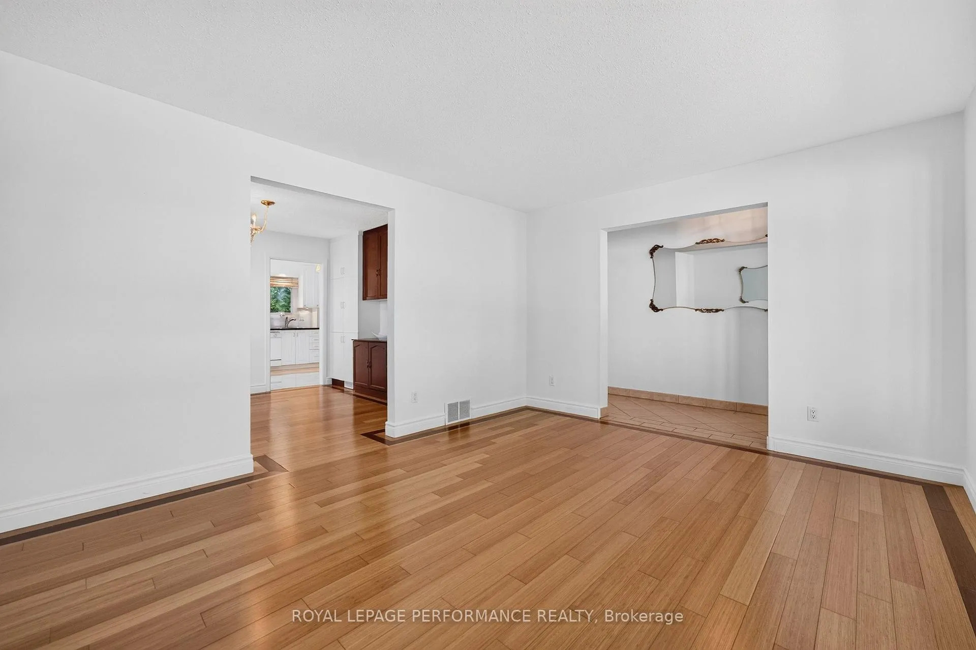 Photo 6 of 2365 Keystone Court, Ottawa, Blackburn Hamlet (South) — HOMEH