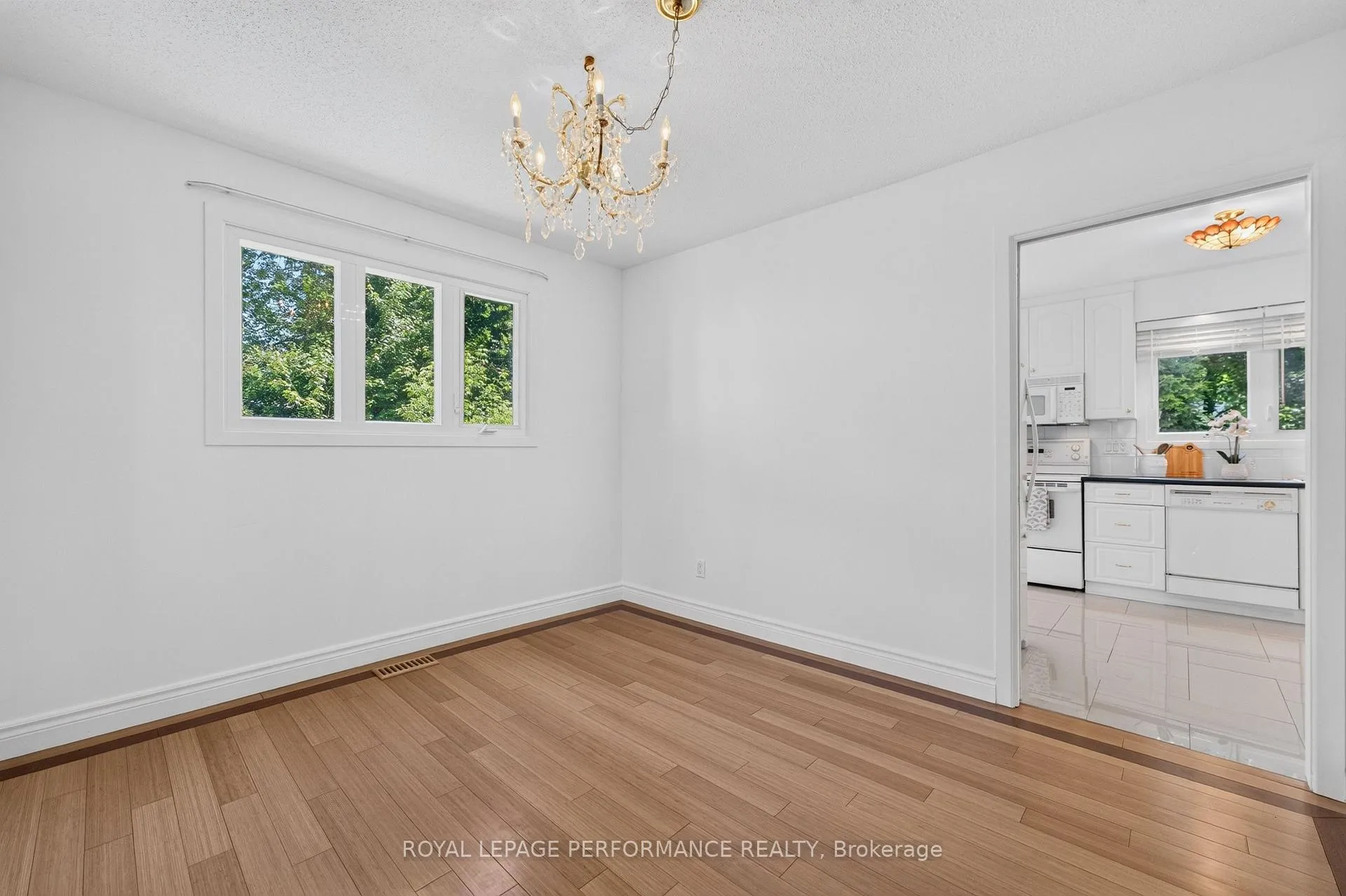 Photo 10 of 2365 Keystone Court, Ottawa, Blackburn Hamlet (South) — HOMEH