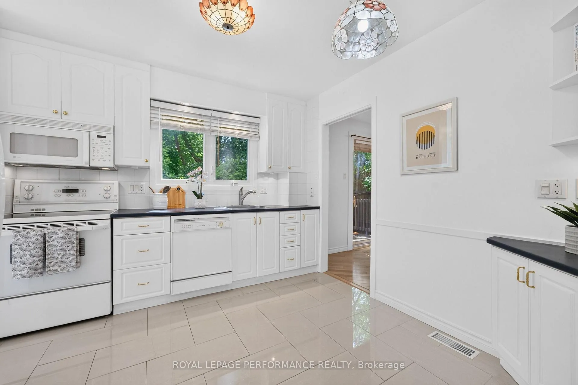 Photo 11 of 2365 Keystone Court, Ottawa, Blackburn Hamlet (South) — HOMEH