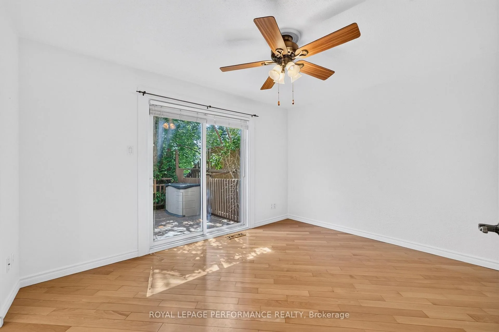 Photo 17 of 2365 Keystone Court, Ottawa, Blackburn Hamlet (South) — HOMEH