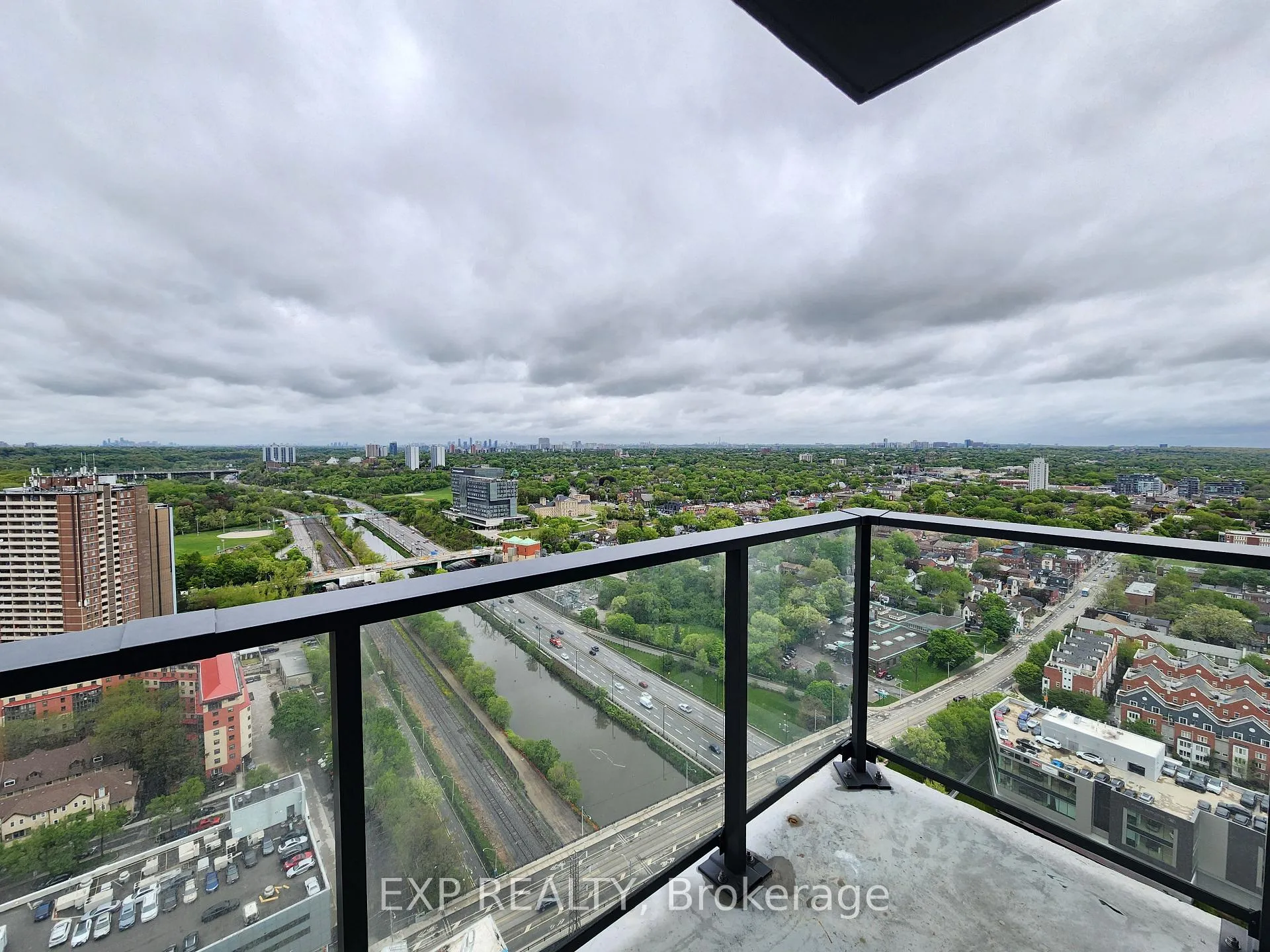 Photo 10 of Unit 3012, 5 Defries Street, Toronto, Regent Park — HOMEH