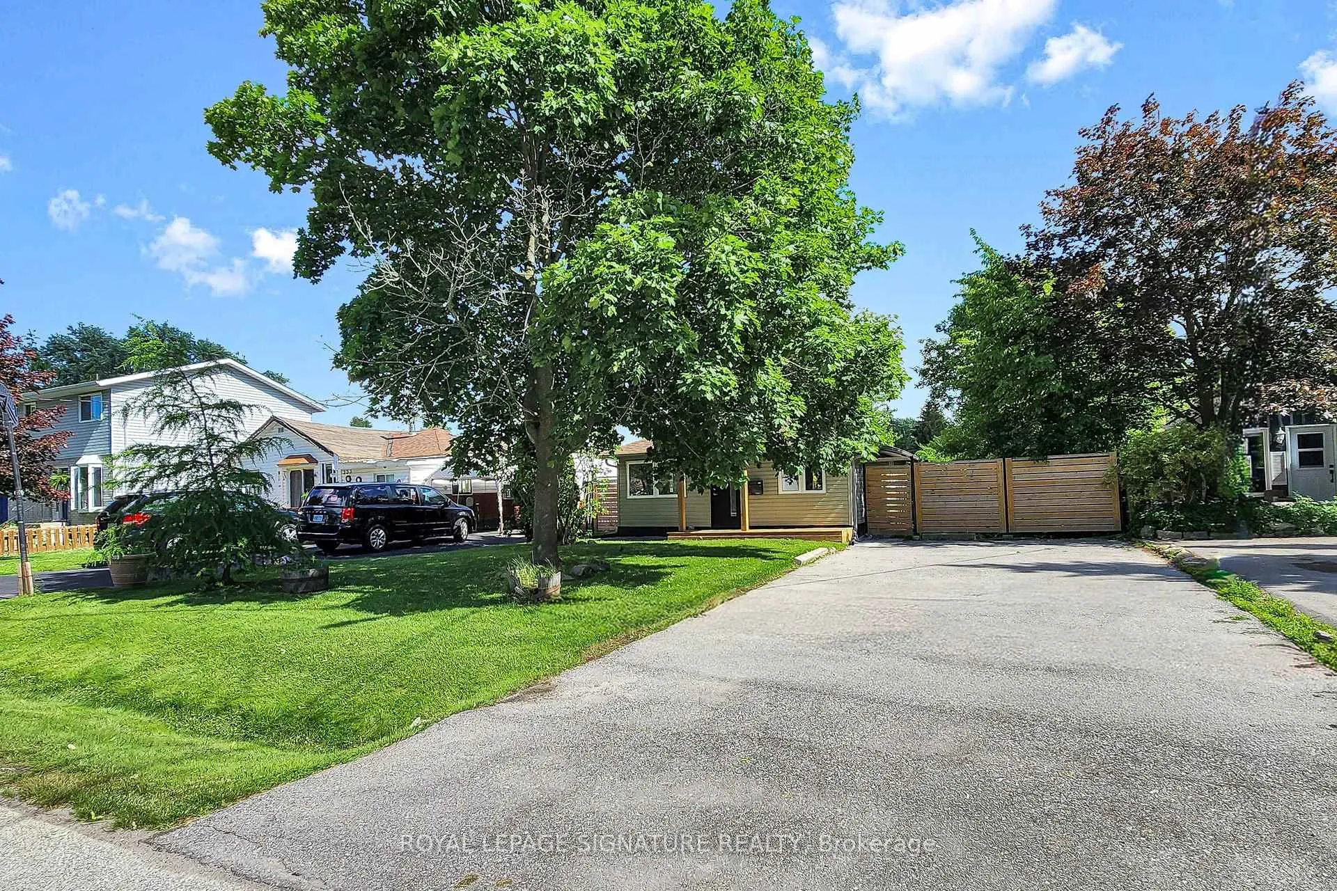 Photo 2 of 335 Miami Drive, Georgina, Keswick South — HOMEH