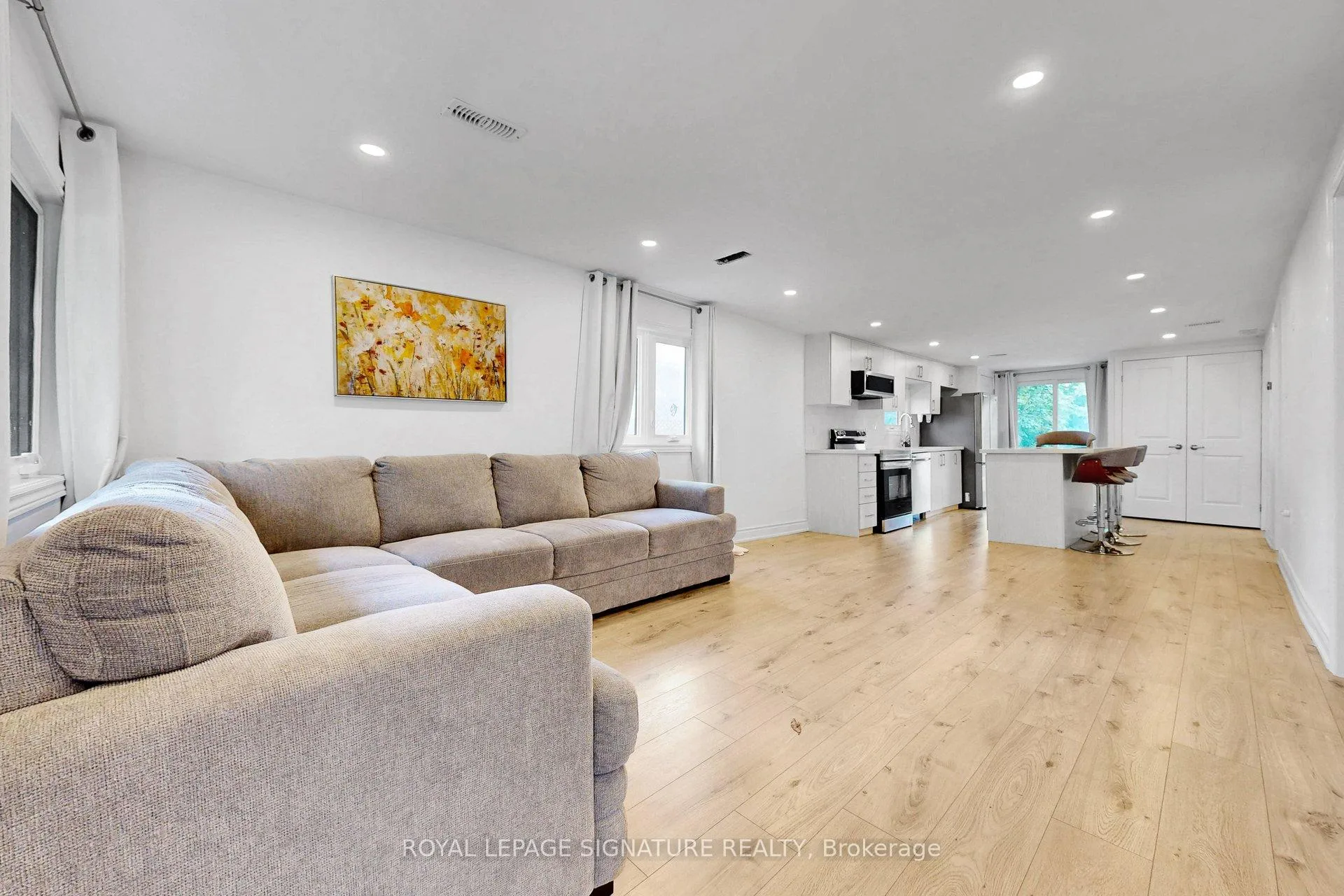 Photo 3 of 335 Miami Drive, Georgina, Keswick South — HOMEH