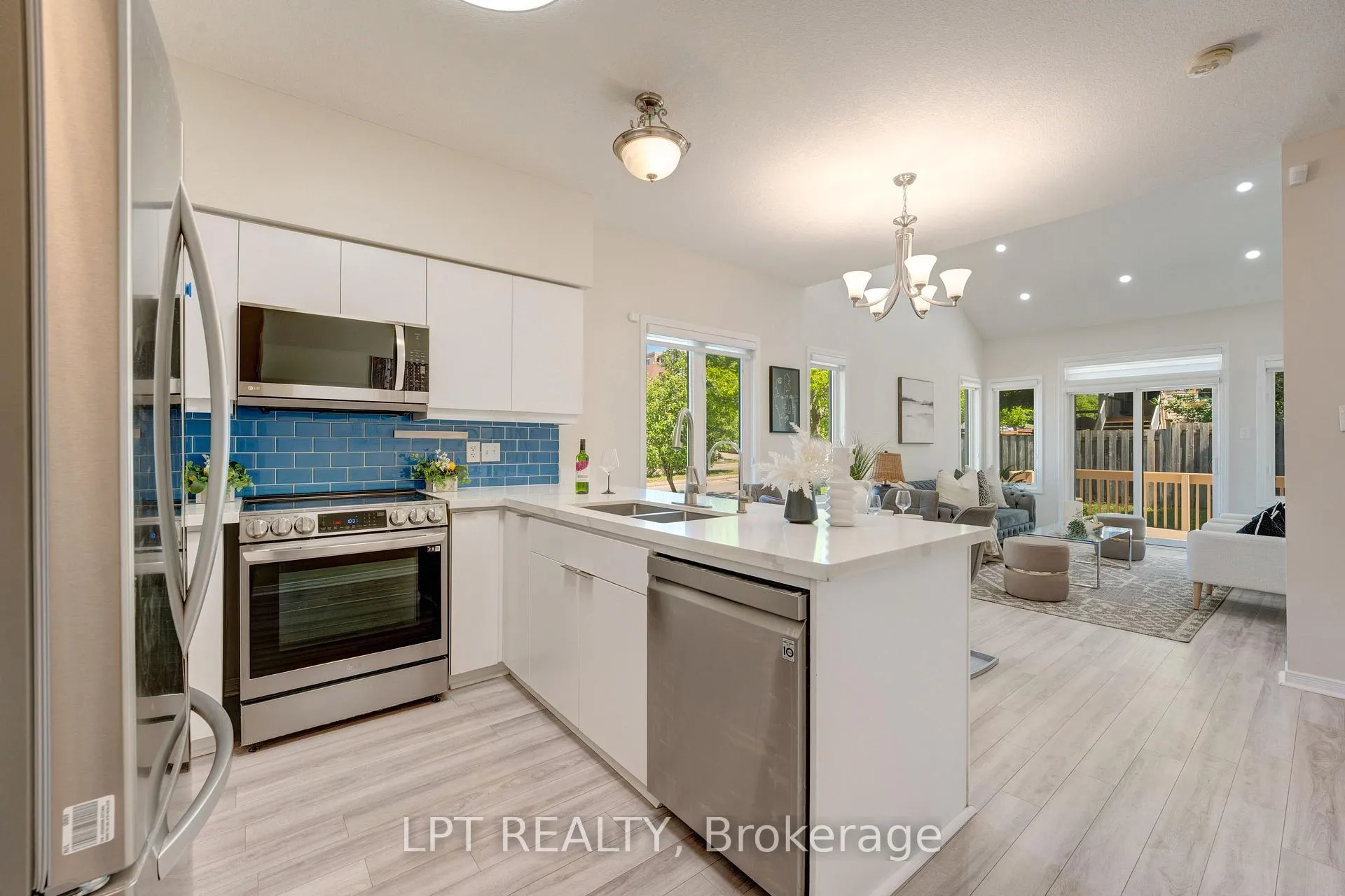 Photo 11 of Unit 13, 795 Laurelwood Drive, Waterloo, Columbia Forest/Clair Hills — HOMEH