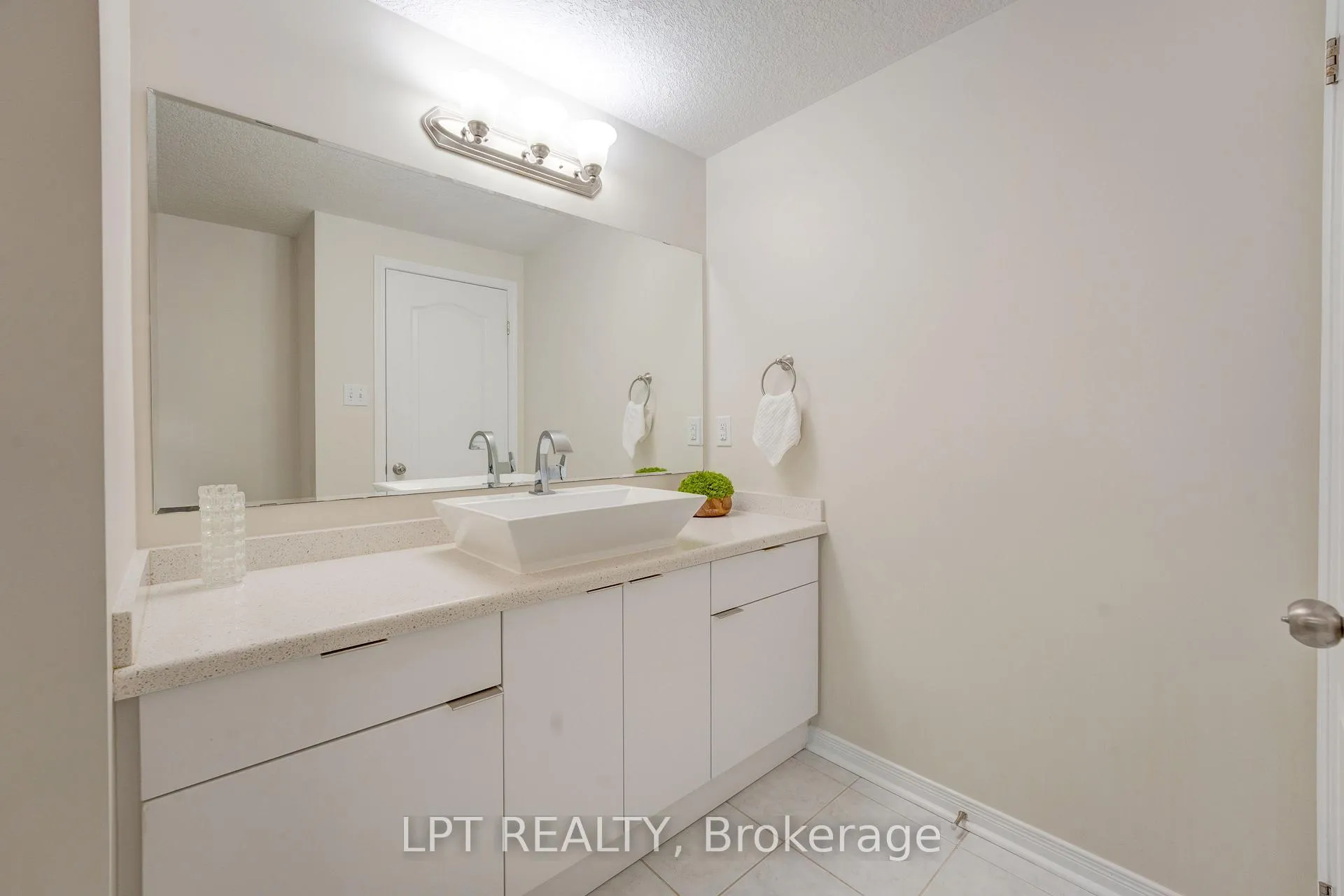 Photo 32 of Unit 13, 795 Laurelwood Drive, Waterloo, Columbia Forest/Clair Hills — HOMEH