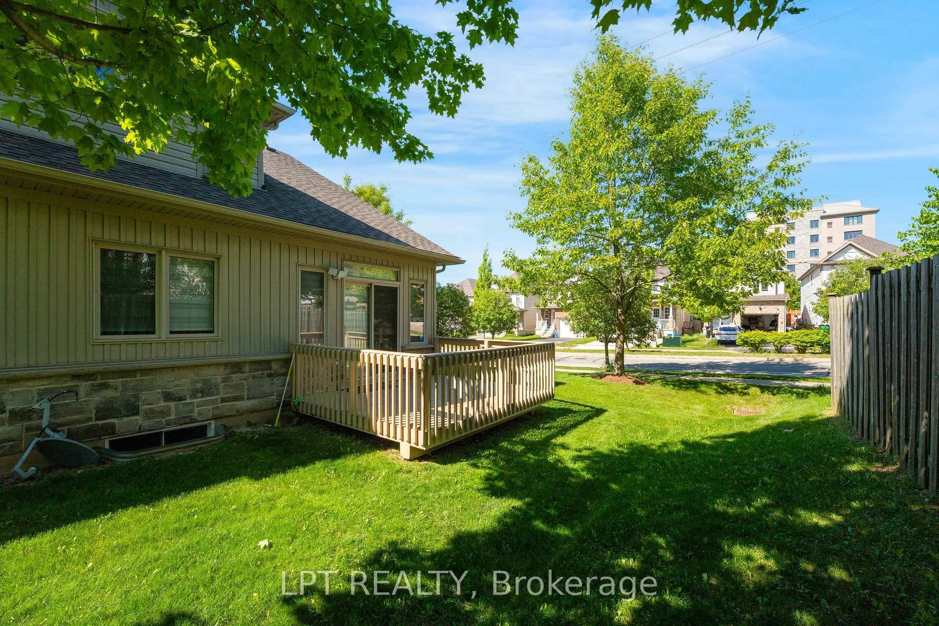 Photo 38 of Unit 13, 795 Laurelwood Drive, Waterloo, Columbia Forest/Clair Hills — HOMEH