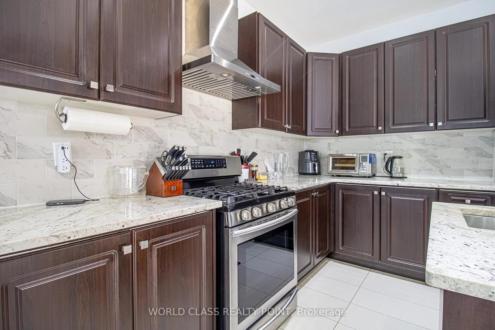 Photo 12 of 67 Turnerbury Avenue, Ajax, Northeast Ajax — HOMEH
