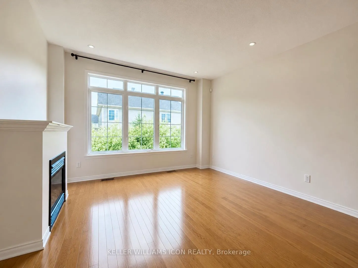 Photo 6 of 170 Laramie Crescent, Ottawa, Barrhaven - Stonebridge — HOMEH