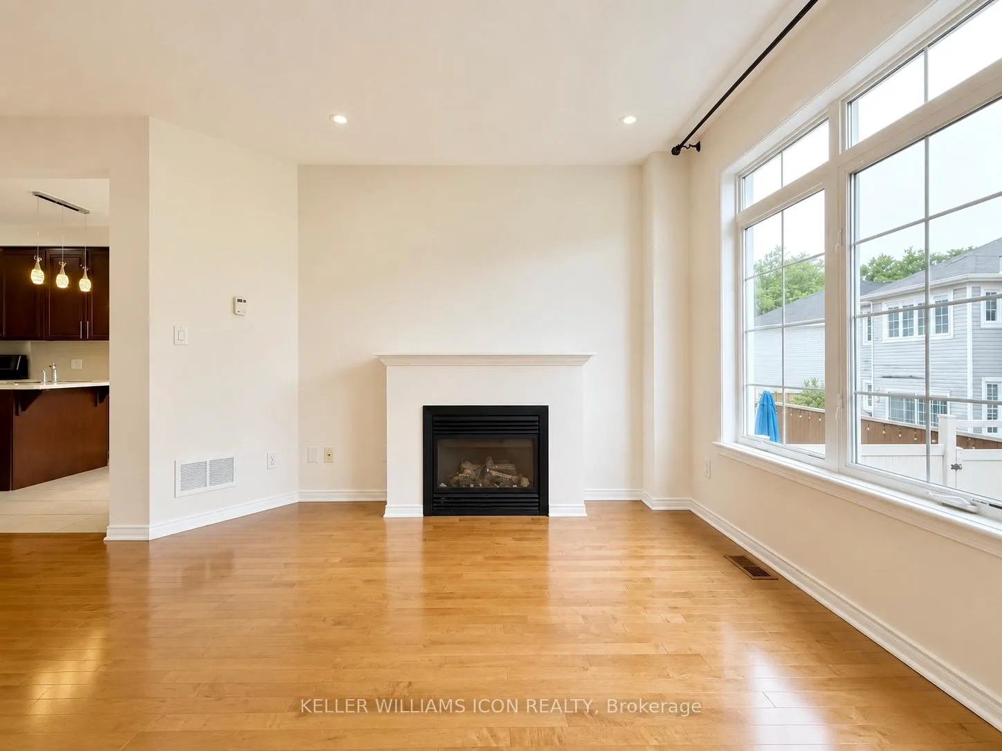 Photo 8 of 170 Laramie Crescent, Ottawa, Barrhaven - Stonebridge — HOMEH