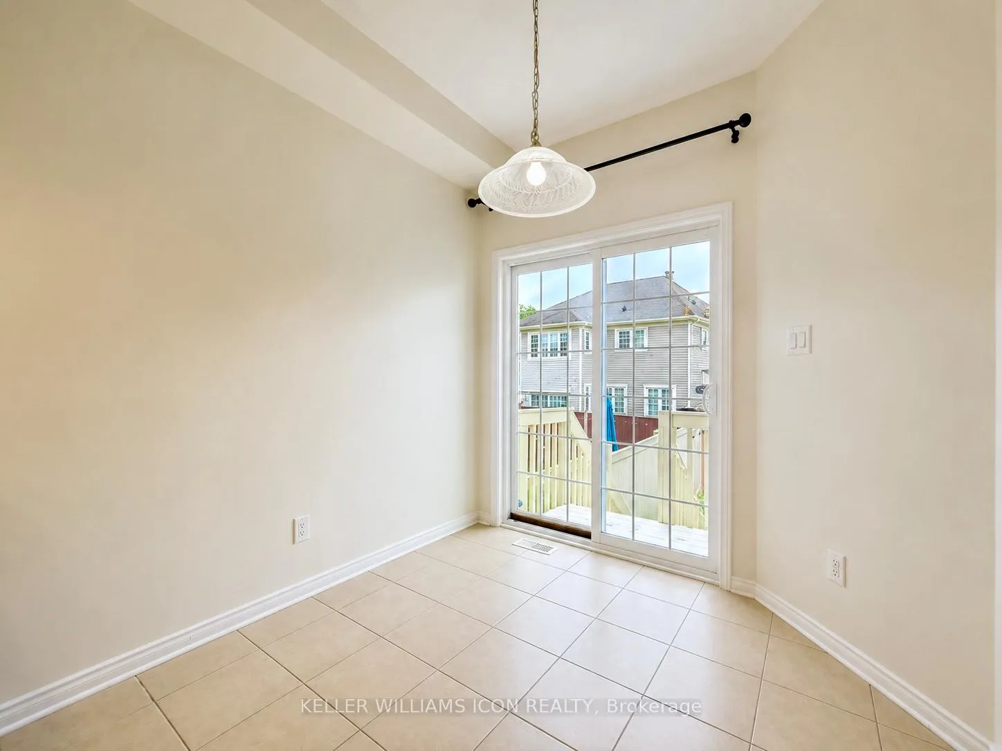 Photo 10 of 170 Laramie Crescent, Ottawa, Barrhaven - Stonebridge — HOMEH