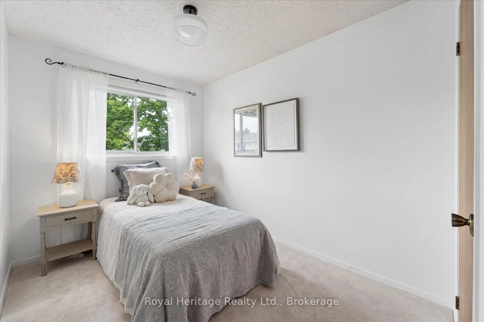 Photo 10 of 227 Limerick Street, Oshawa, Vanier — HOMEH