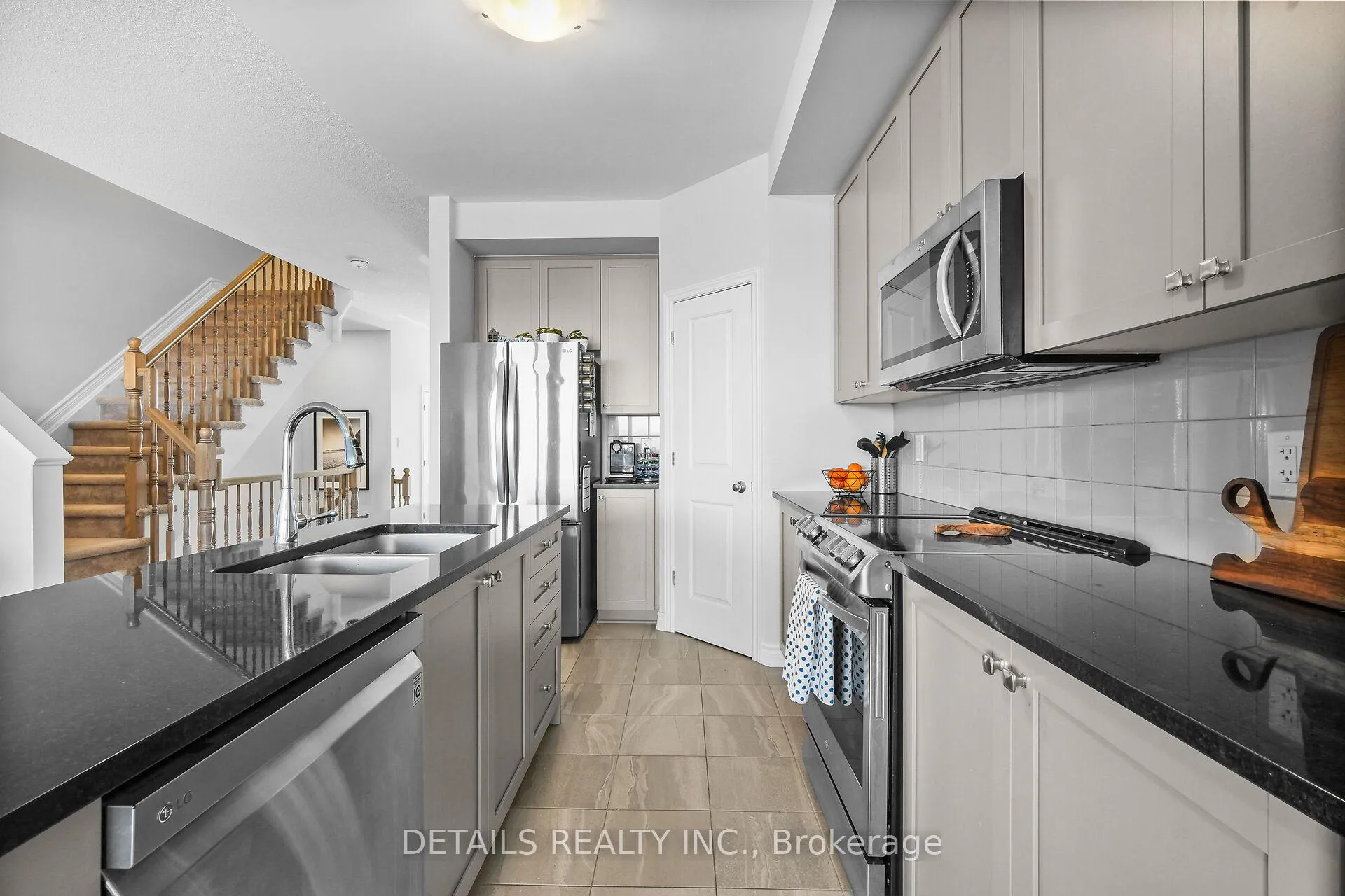 Photo 20 of 756 Dearborn Private, Ottawa, Blossom Park/Kemp Park/Findlay Creek — HOMEH