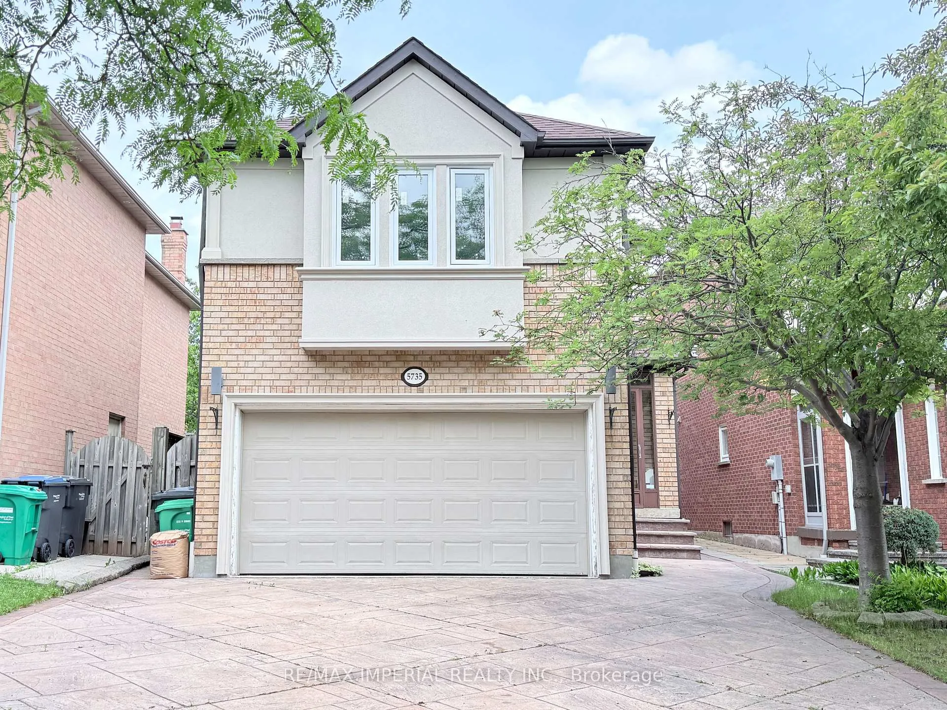 Front of 5735 Tayside Crescent