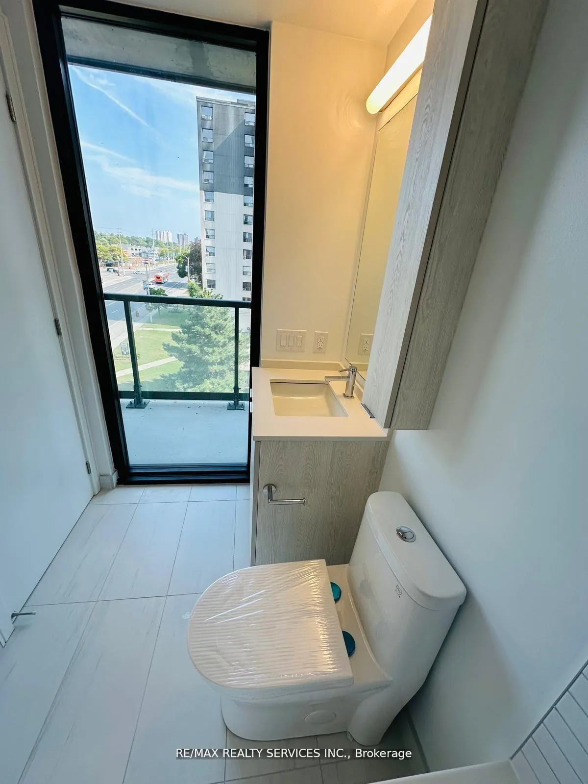 Photo 15 of Unit 409, 86 Dundas Street E, Mississauga, Cooksville — HOMEH