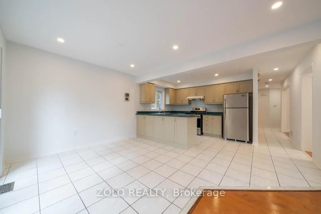 Photo 8 of 170 Widdifield Avenue, Newmarket, Armitage — HOMEH