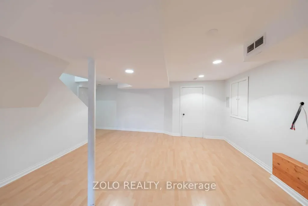Photo 15 of 170 Widdifield Avenue, Newmarket, Armitage — HOMEH