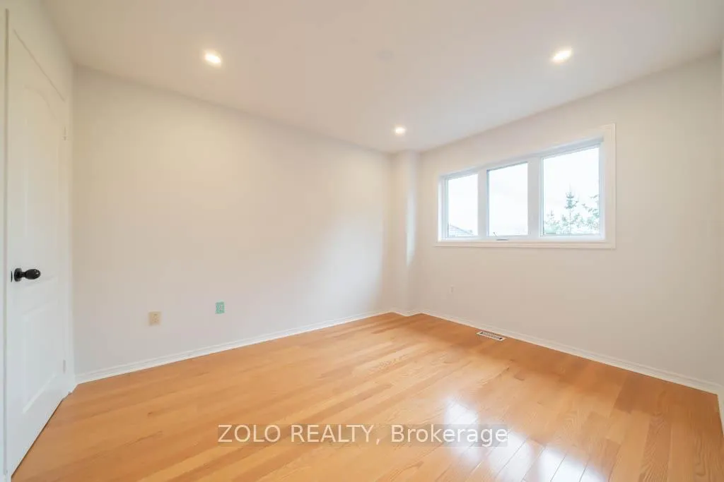 Photo 19 of 170 Widdifield Avenue, Newmarket, Armitage — HOMEH