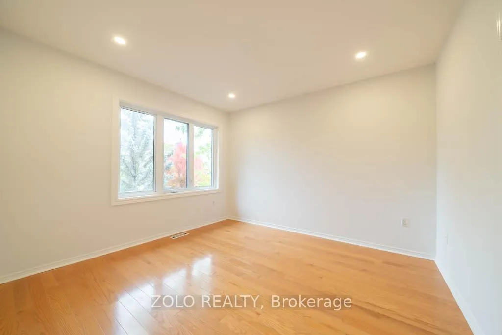 Photo 20 of 170 Widdifield Avenue, Newmarket, Armitage — HOMEH