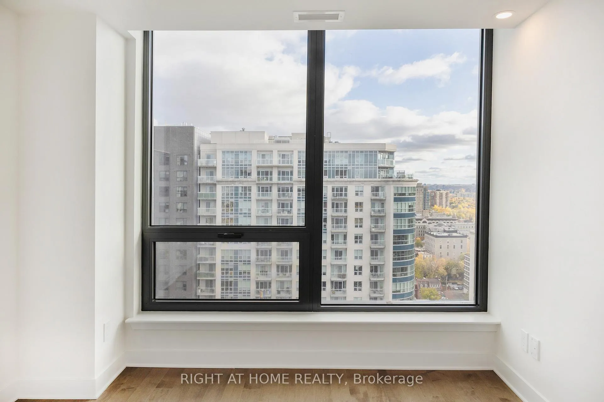 Photo 17 of Unit 2508, 180 George Street, Ottawa, Lower Town/Byward Market — HOMEH