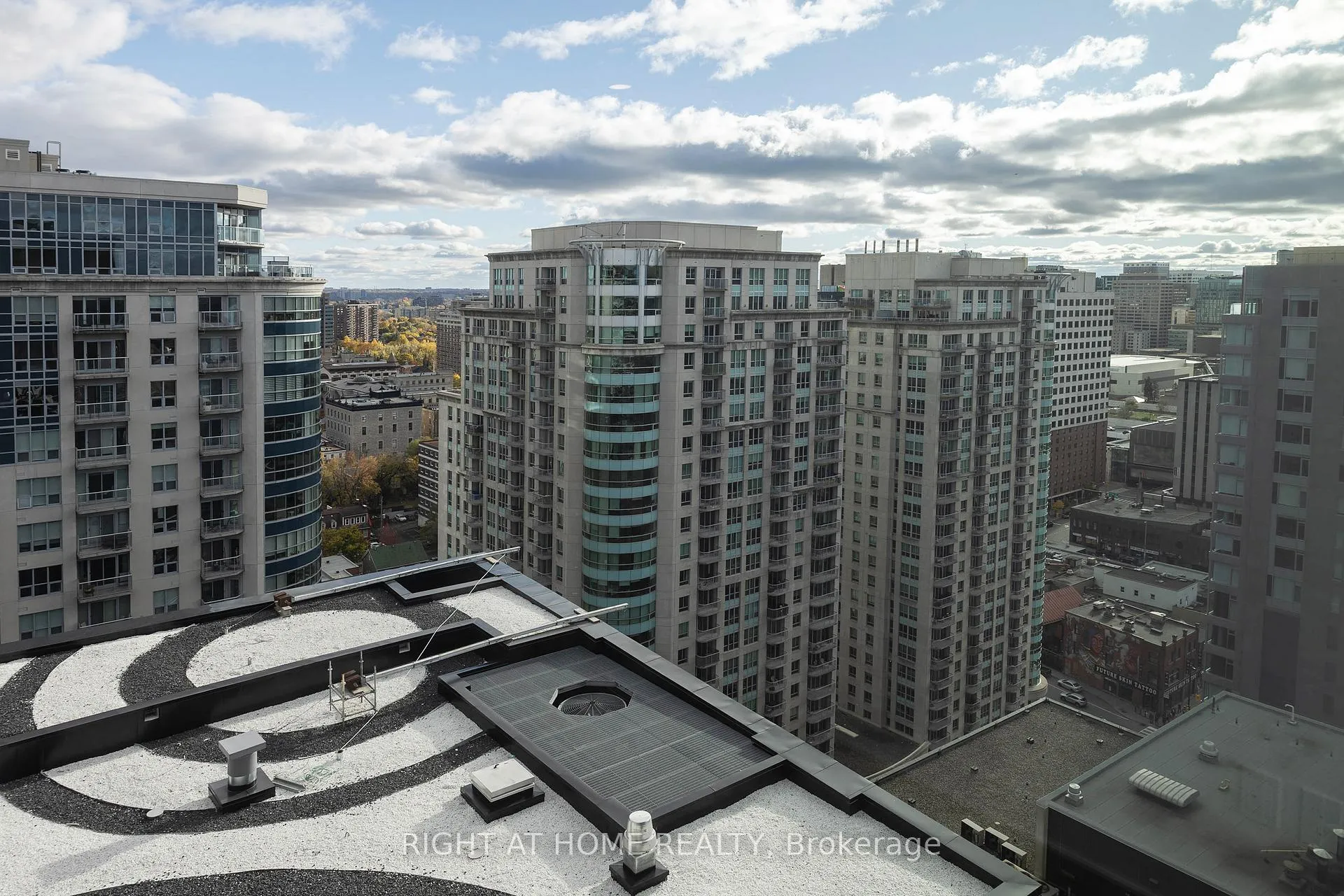 Photo 36 of Unit 2508, 180 George Street, Ottawa, Lower Town/Byward Market — HOMEH