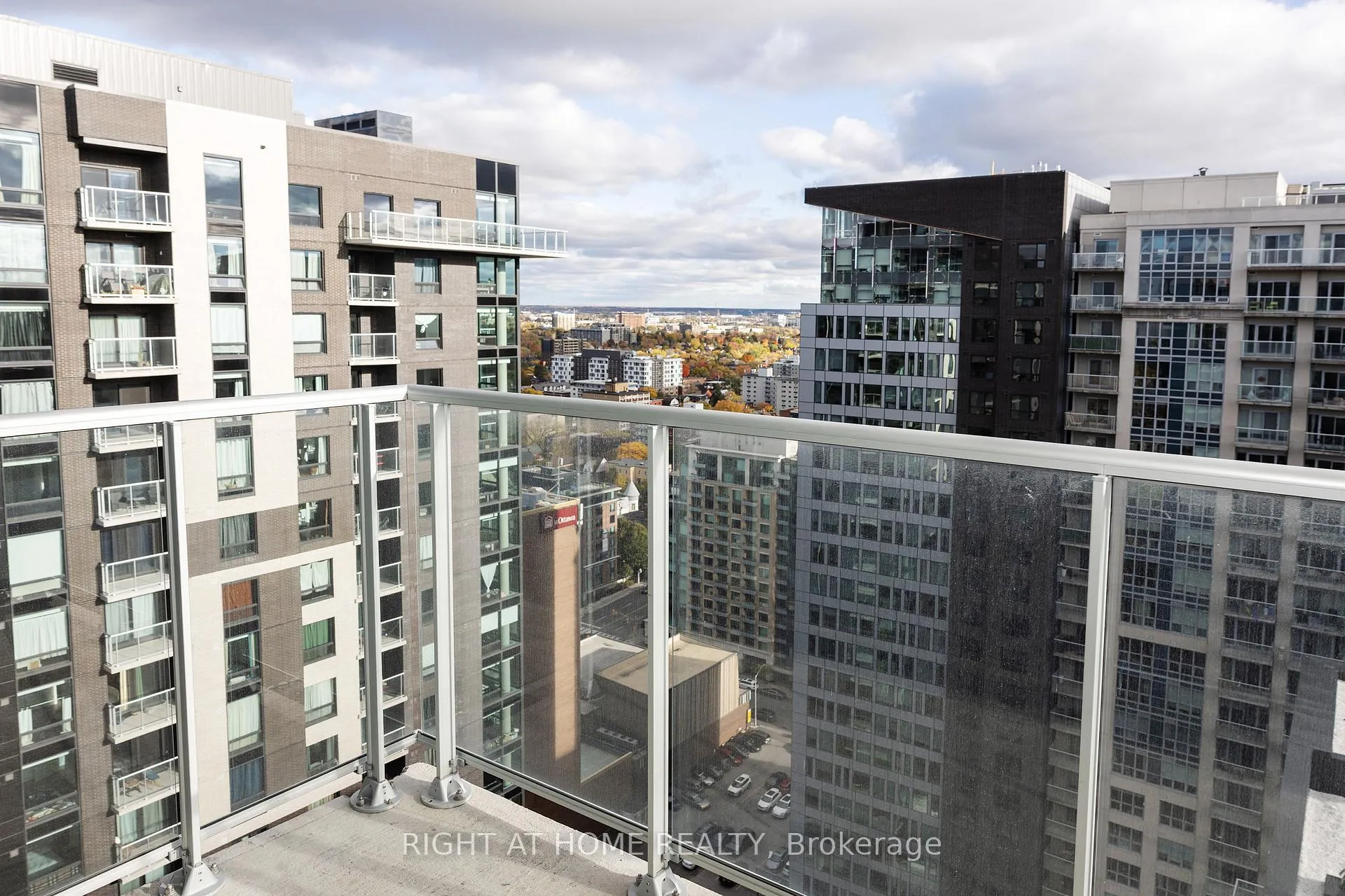 Photo 40 of Unit 2508, 180 George Street, Ottawa, Lower Town/Byward Market — HOMEH