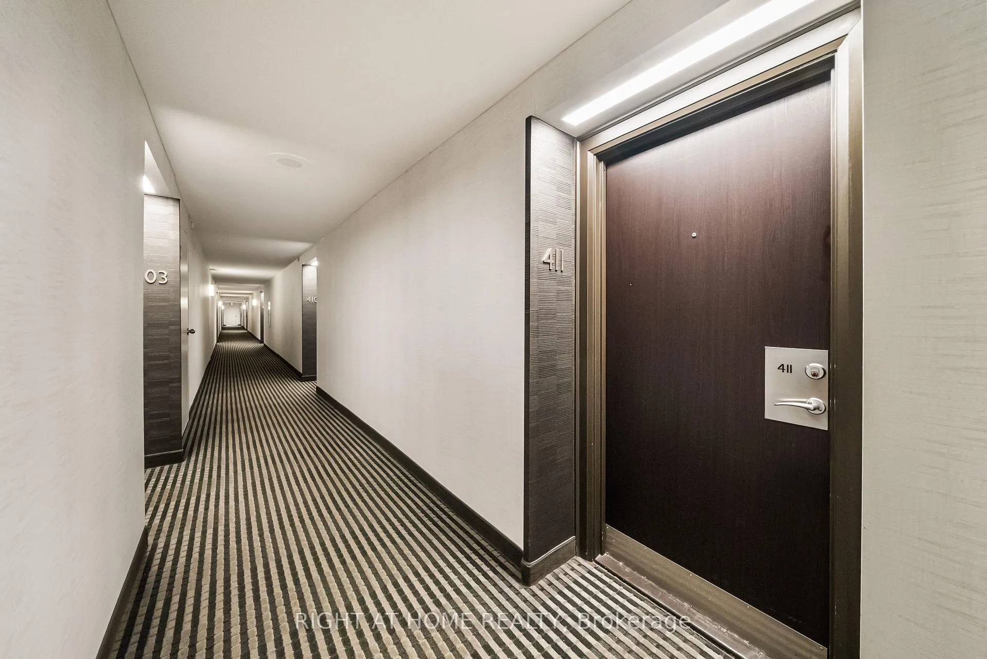 Photo 3 of Unit 411, 360 Bloor Street E, Toronto, Rosedale-Moore Park — HOMEH