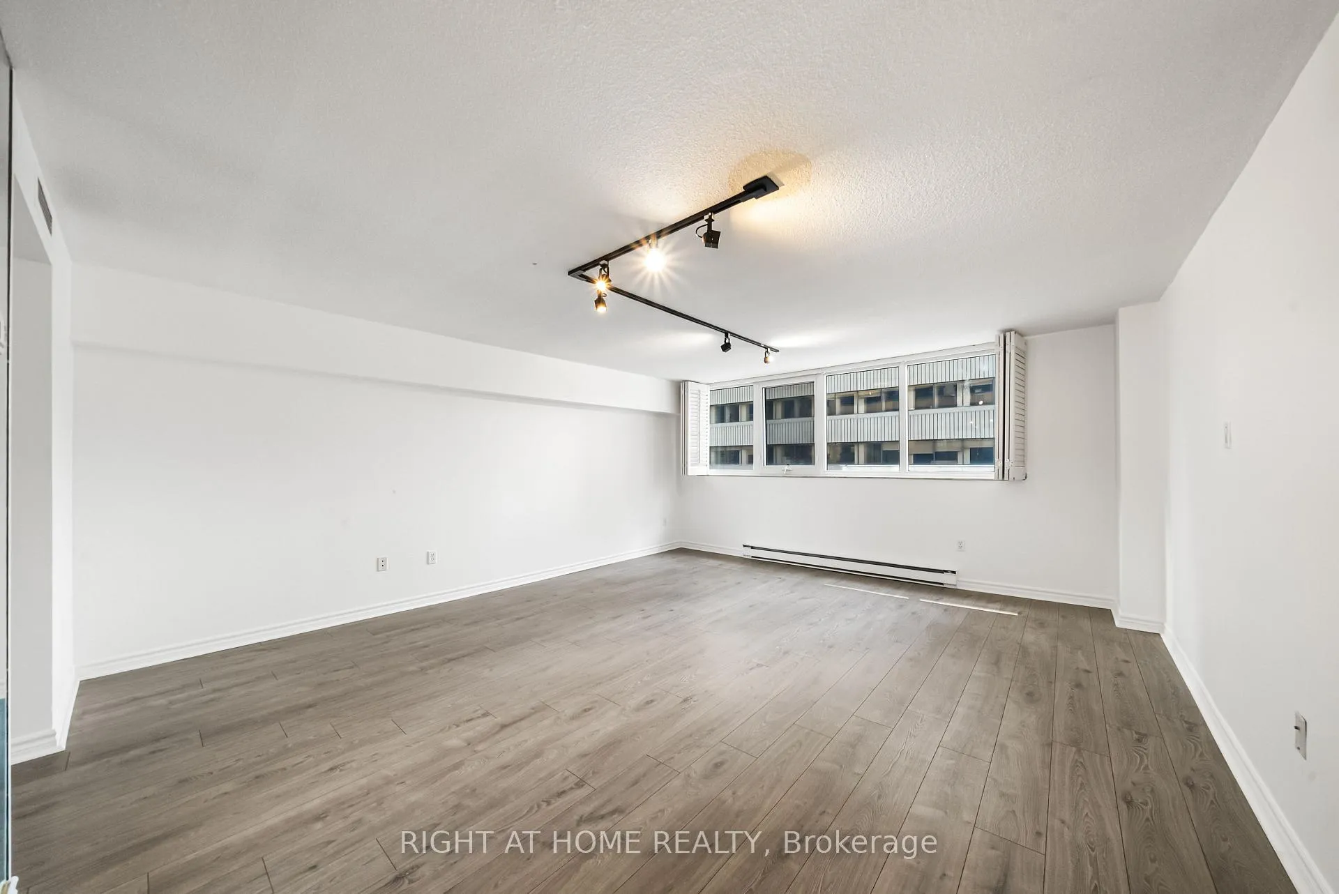 Photo 15 of Unit 411, 360 Bloor Street E, Toronto, Rosedale-Moore Park — HOMEH