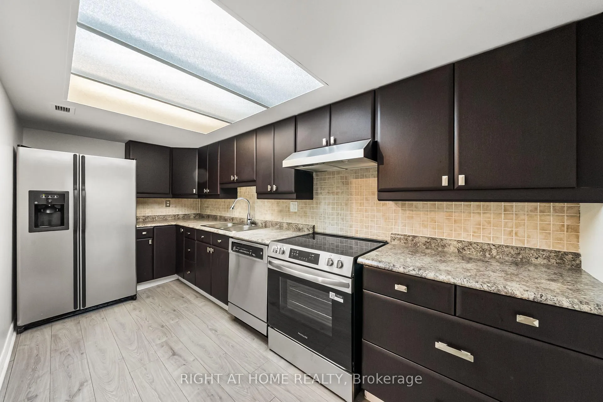Photo 4 of Unit 411, 360 Bloor Street E, Toronto, Rosedale-Moore Park — HOMEH