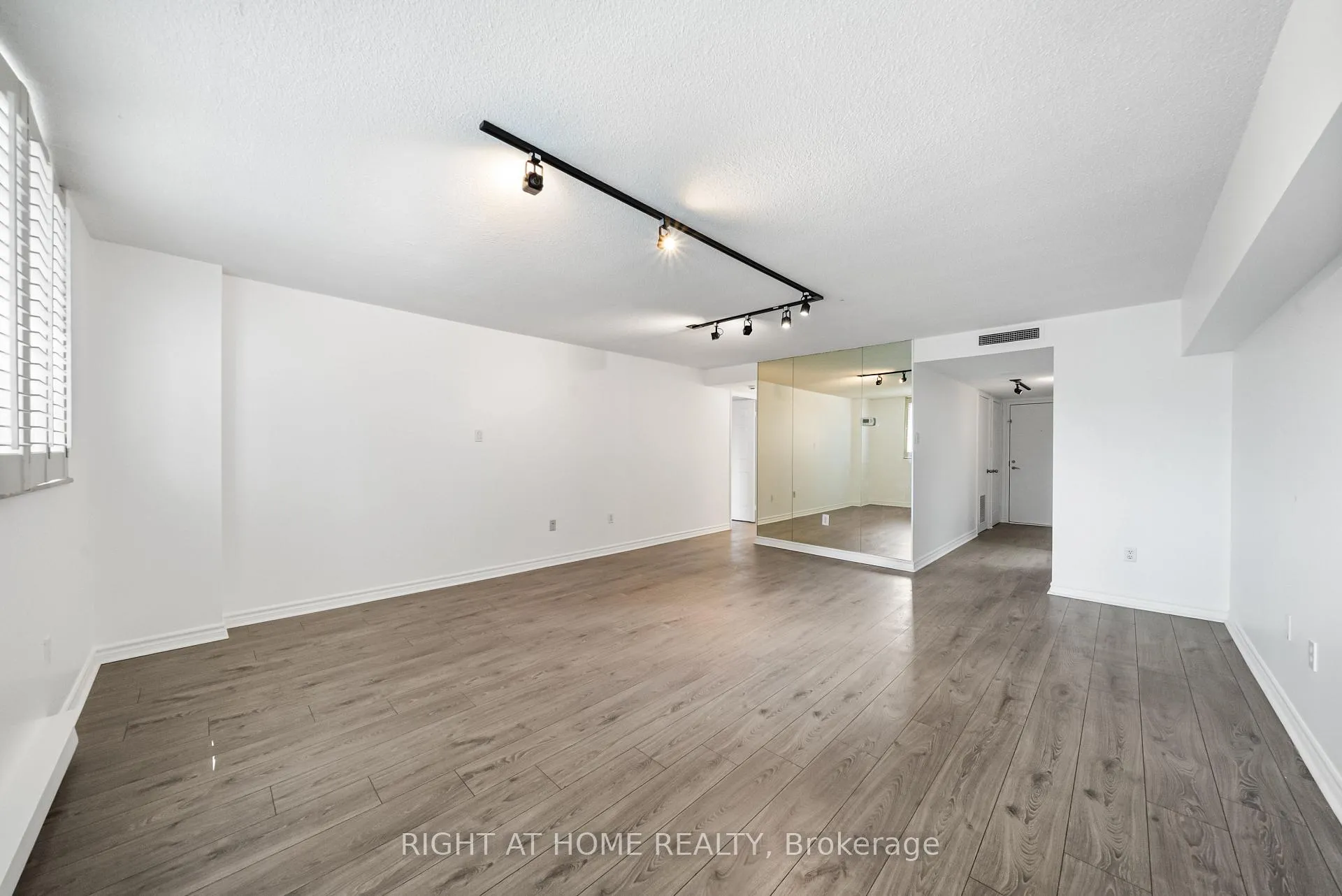 Photo 29 of Unit 411, 360 Bloor Street E, Toronto, Rosedale-Moore Park — HOMEH