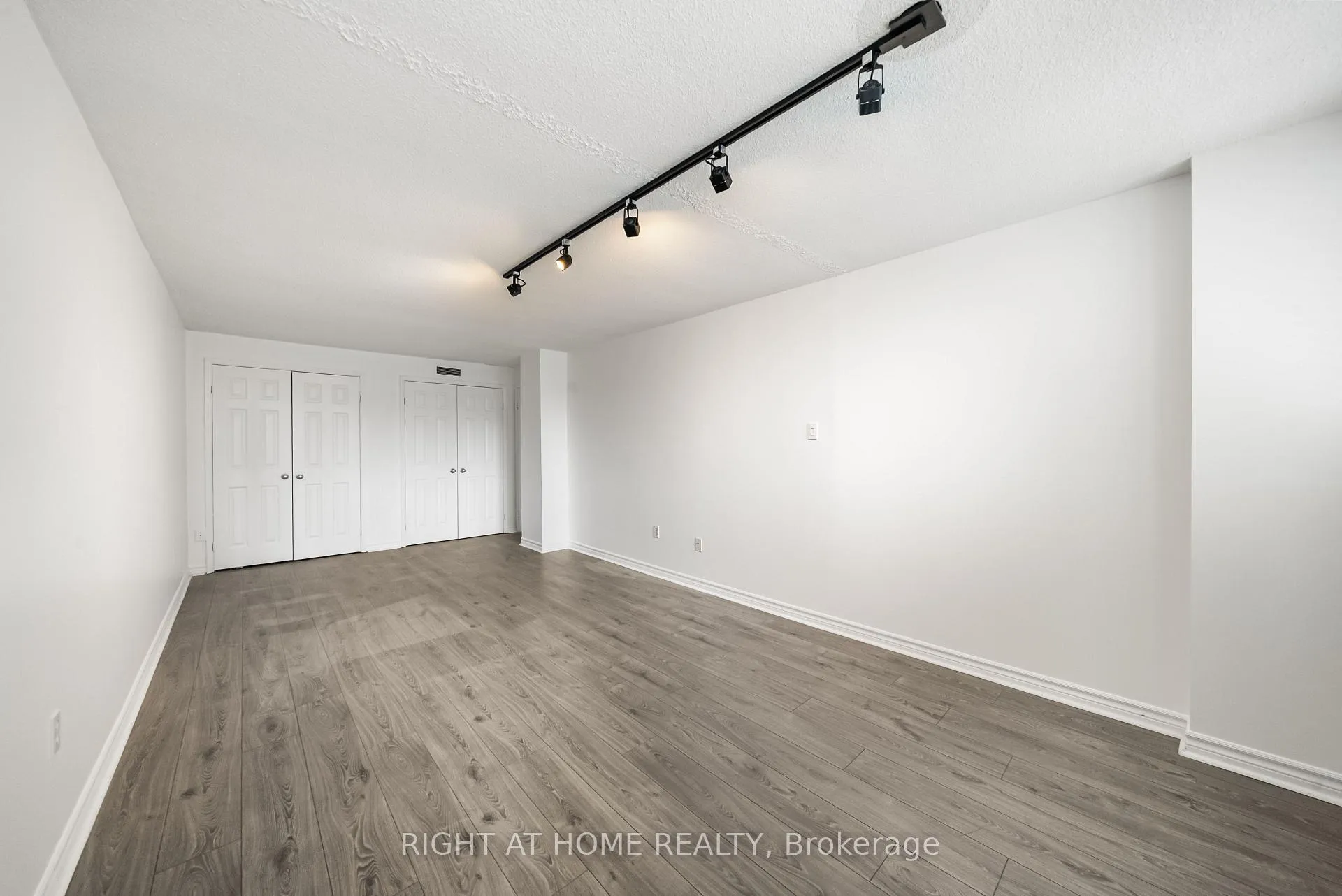 Photo 33 of Unit 411, 360 Bloor Street E, Toronto, Rosedale-Moore Park — HOMEH