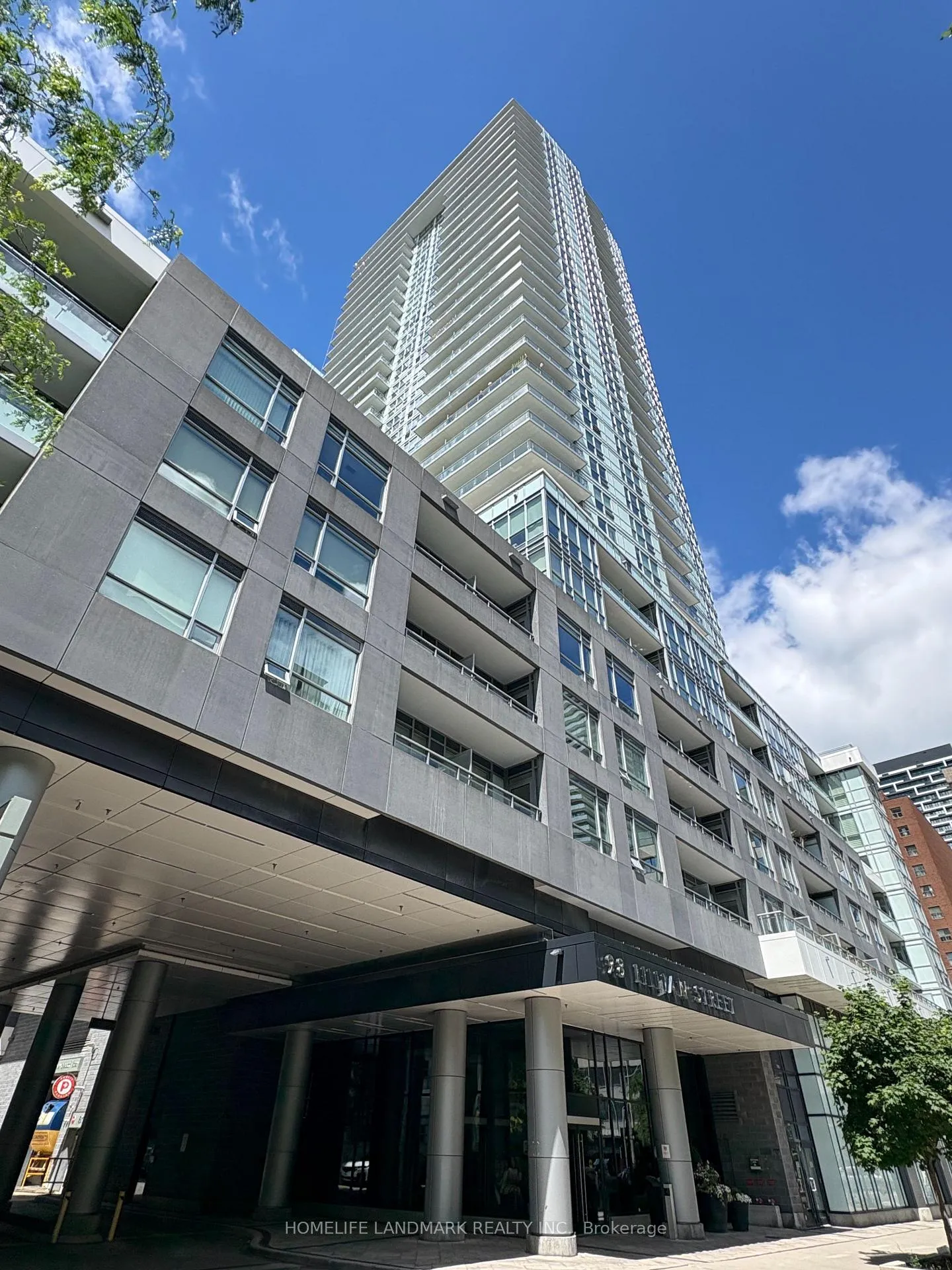 Photo 3 of Unit 527, 98 Lillian Street, Toronto, Mount Pleasant West — HOMEH