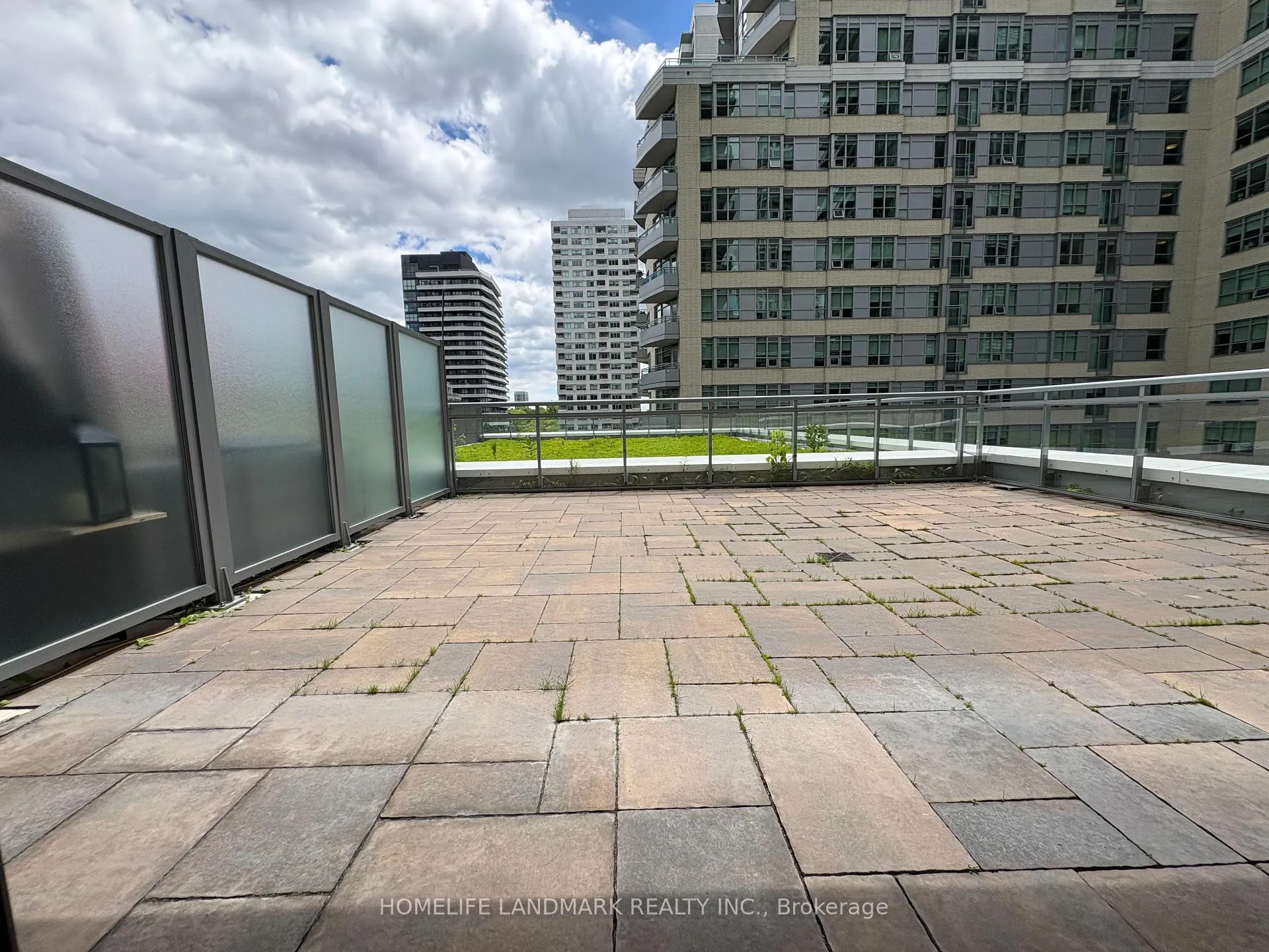 Photo 7 of Unit 527, 98 Lillian Street, Toronto, Mount Pleasant West — HOMEH