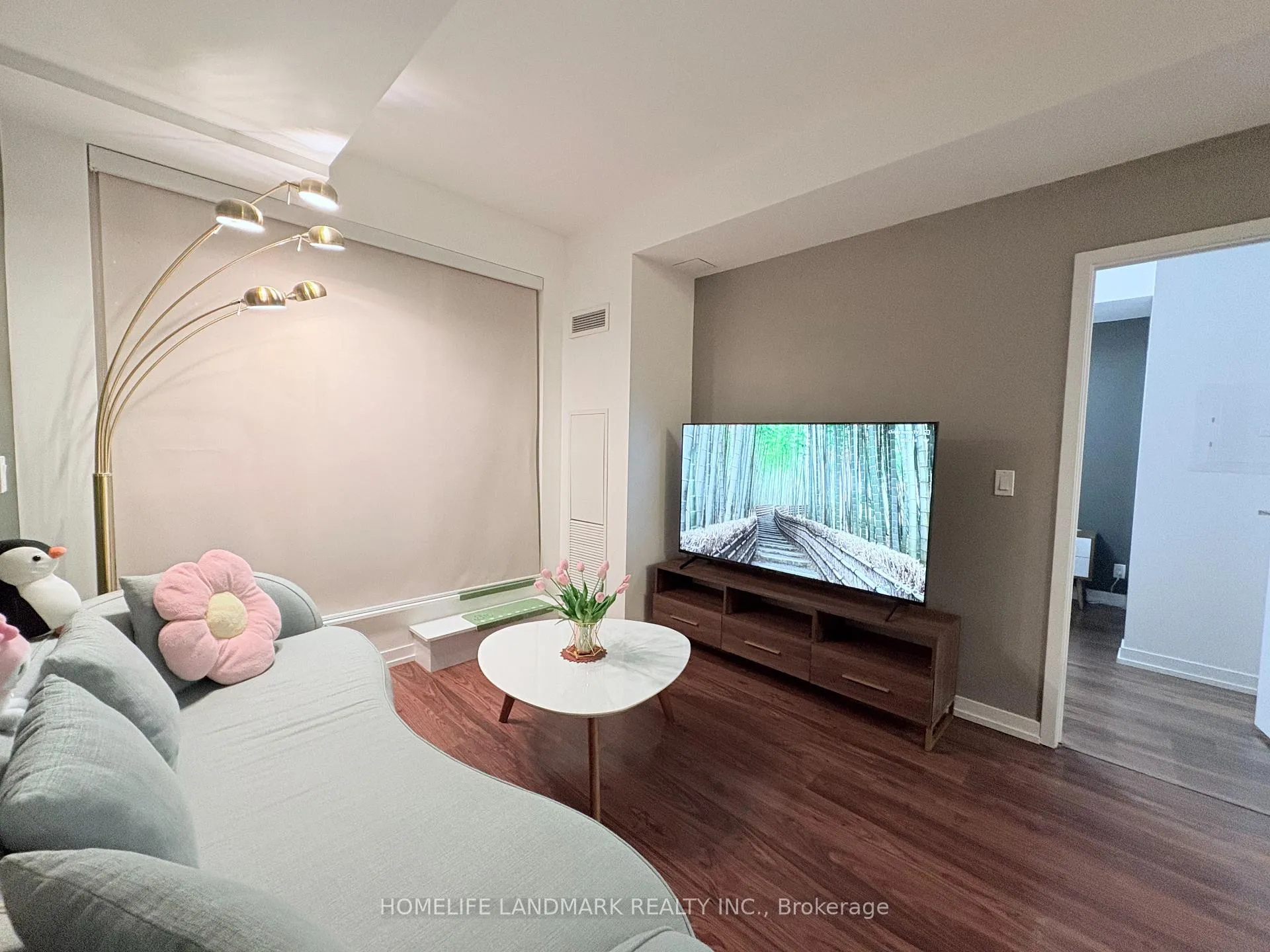 Photo 13 of Unit 527, 98 Lillian Street, Toronto, Mount Pleasant West — HOMEH