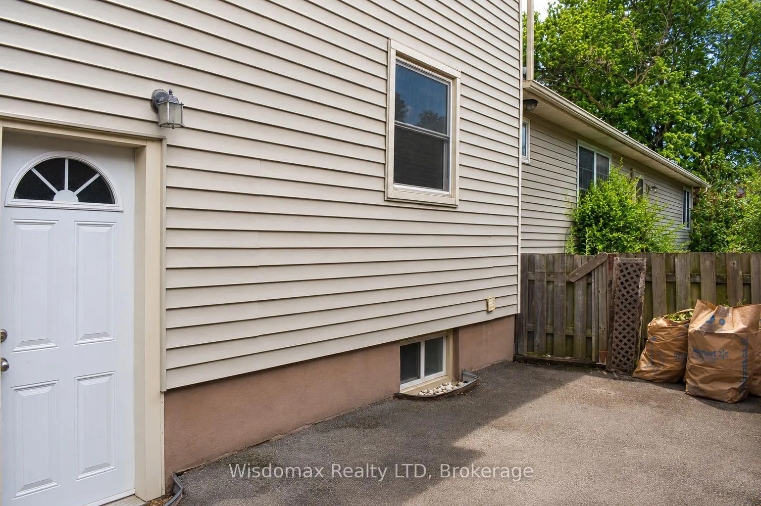 Photo 5 of 10 Rose Avenue, Thorold, Thorold Downtown — HOMEH