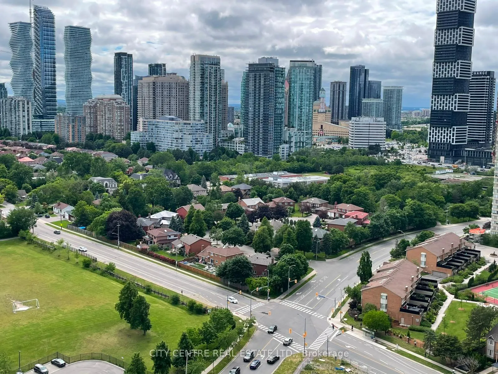 Photo 2 of Unit 2910, 3515 Kariya Drive, Mississauga, City Centre — HOMEH
