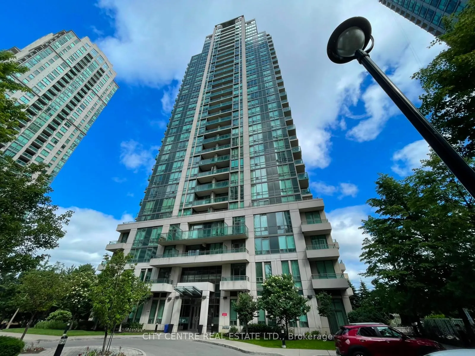 Photo 3 of Unit 2910, 3515 Kariya Drive, Mississauga, City Centre — HOMEH