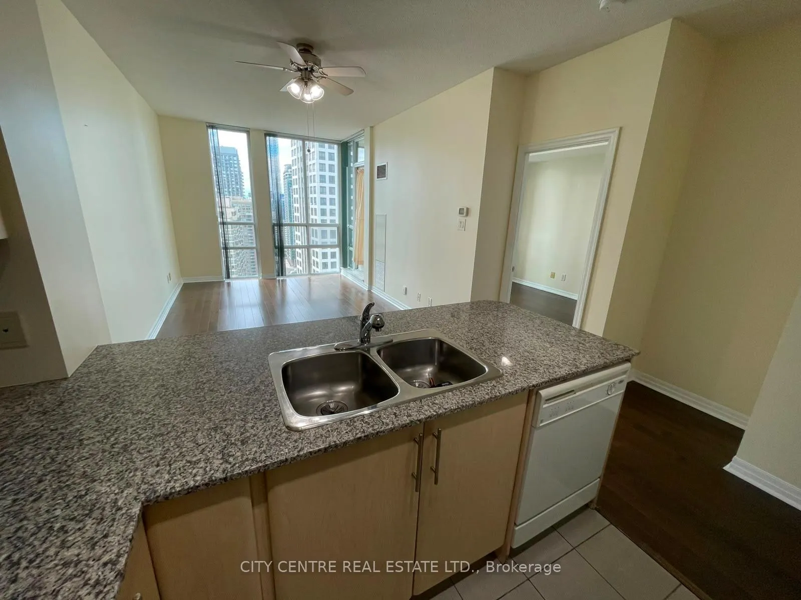 Photo 12 of Unit 2910, 3515 Kariya Drive, Mississauga, City Centre — HOMEH