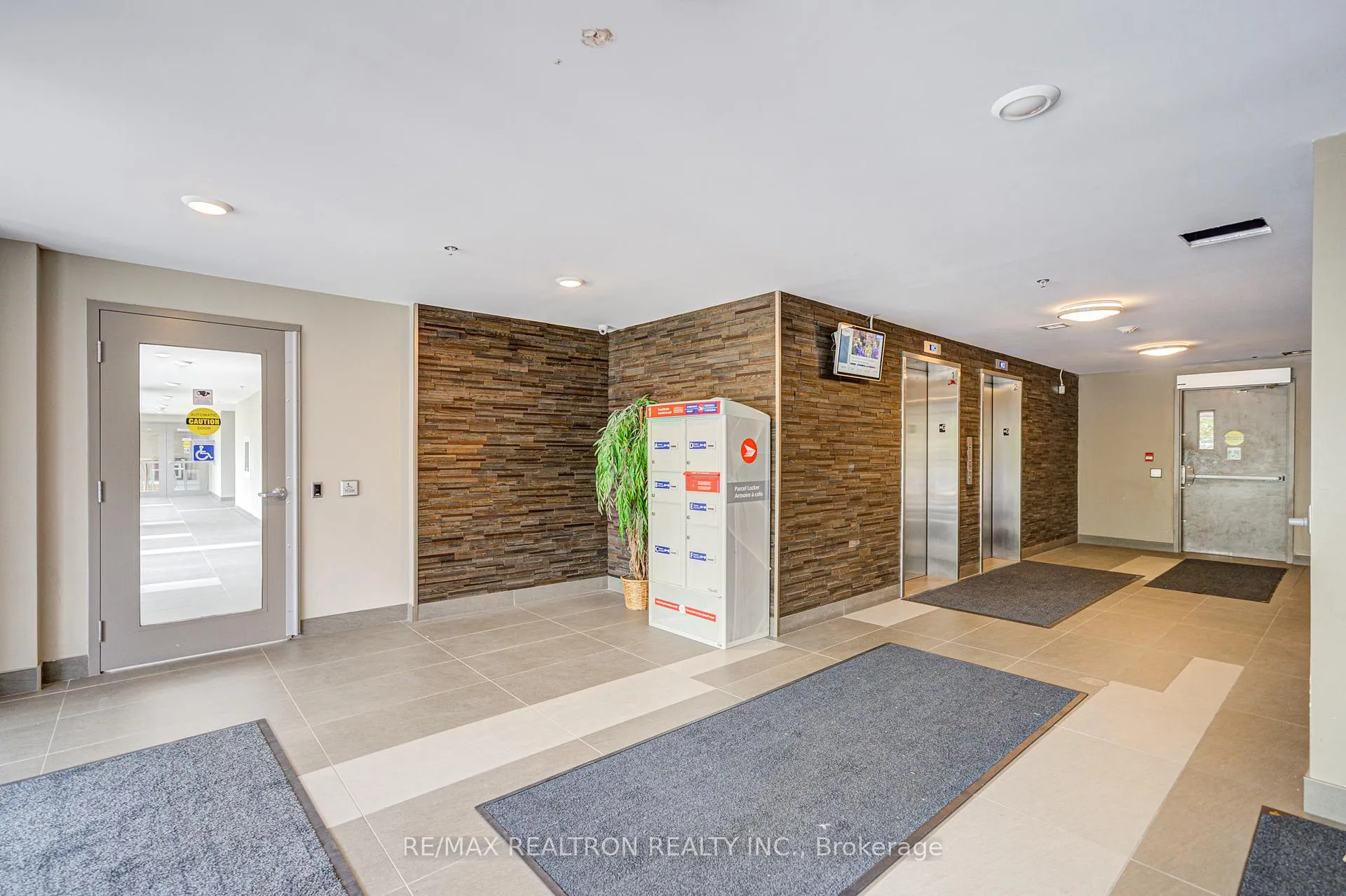 Photo 3 of Unit 519, 251 Hemlock Street, Waterloo, Beechwood/University — HOMEH