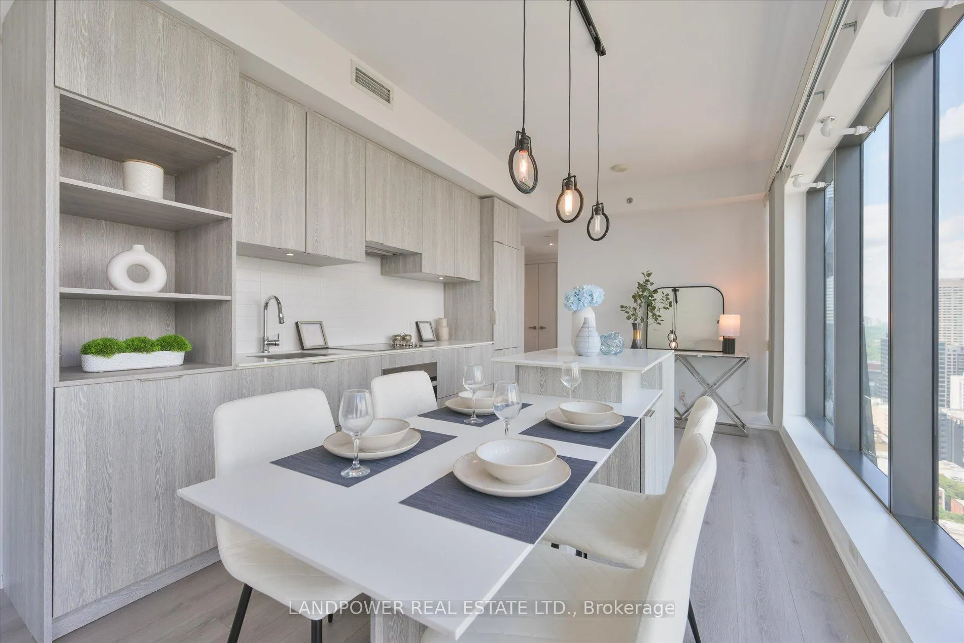 Photo 5 of Unit 2802, 5 St Joseph Street, Toronto, Bay Street Corridor — HOMEH