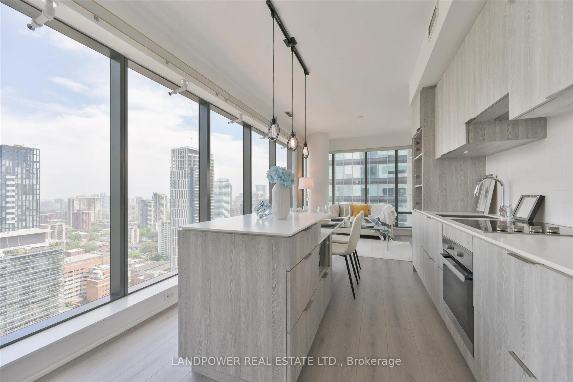 Photo 6 of Unit 2802, 5 St Joseph Street, Toronto, Bay Street Corridor — HOMEH
