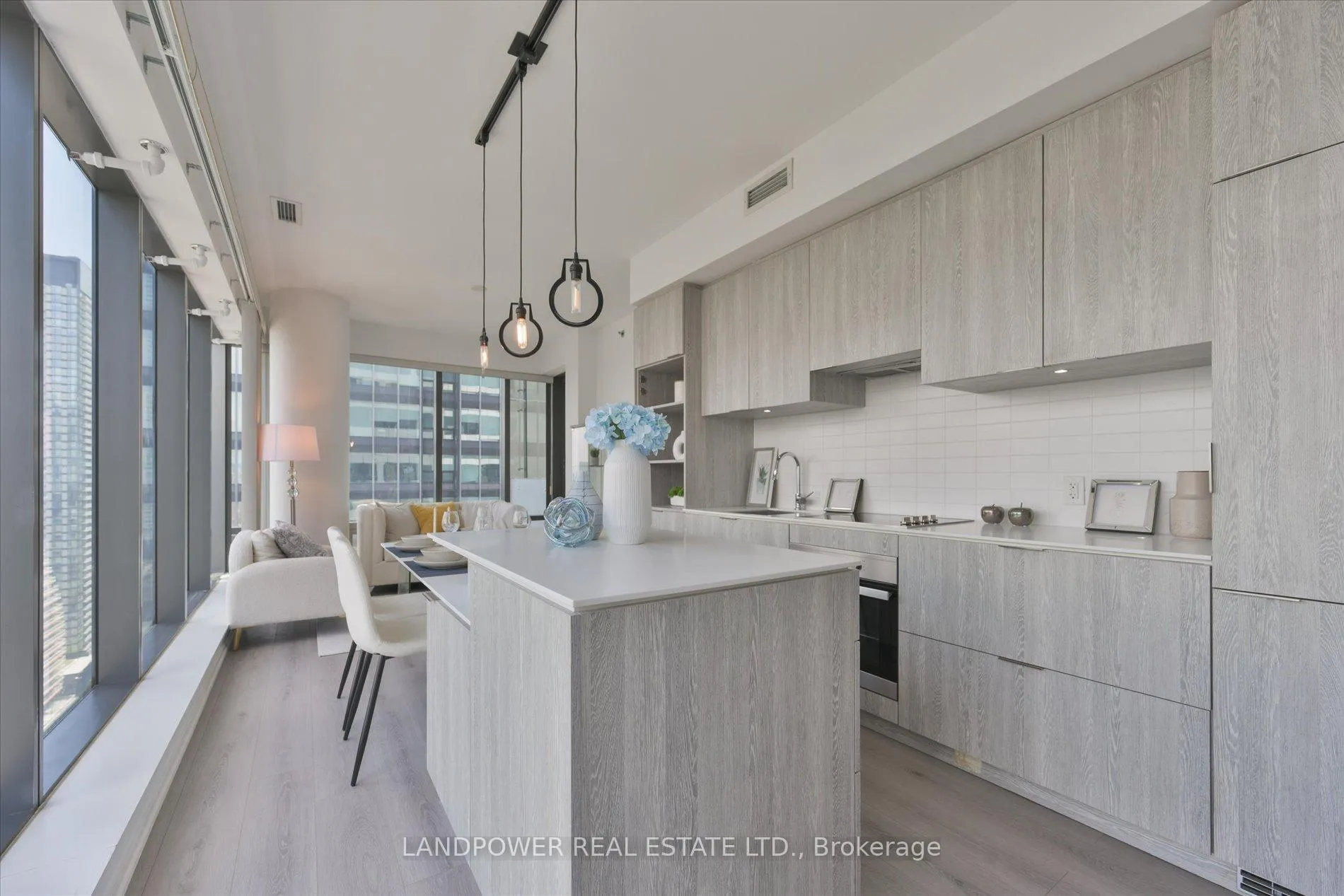 Photo 7 of Unit 2802, 5 St Joseph Street, Toronto, Bay Street Corridor — HOMEH